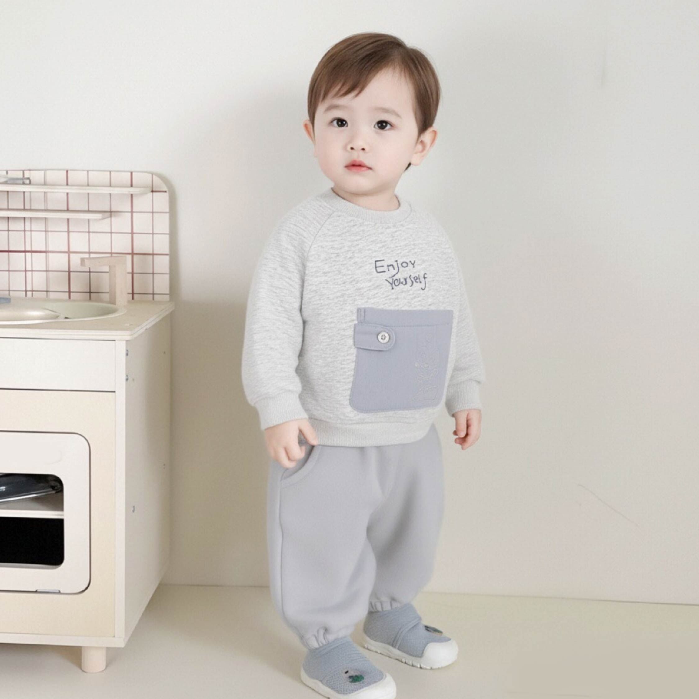 【H55939】小鼠盪鞦韆口袋設計上衣＊二色