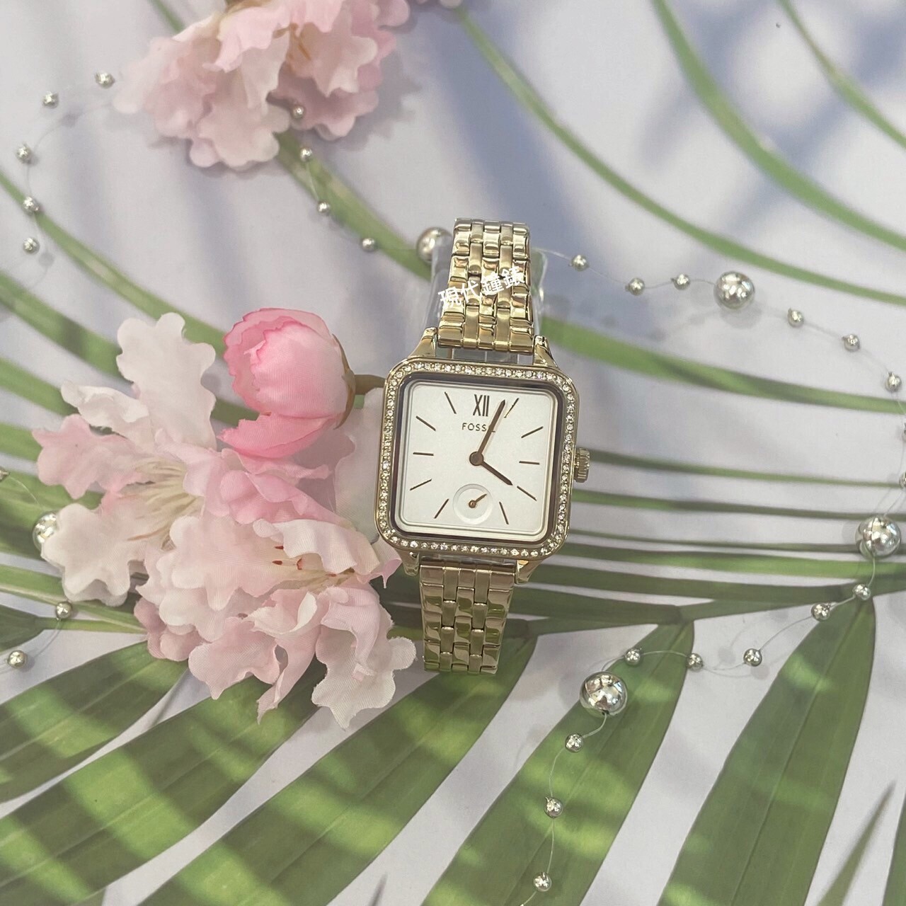 【FOSSIL】FOSSIL金色晶鑽方形女錶BQ3979 28mm 現代鐘錶