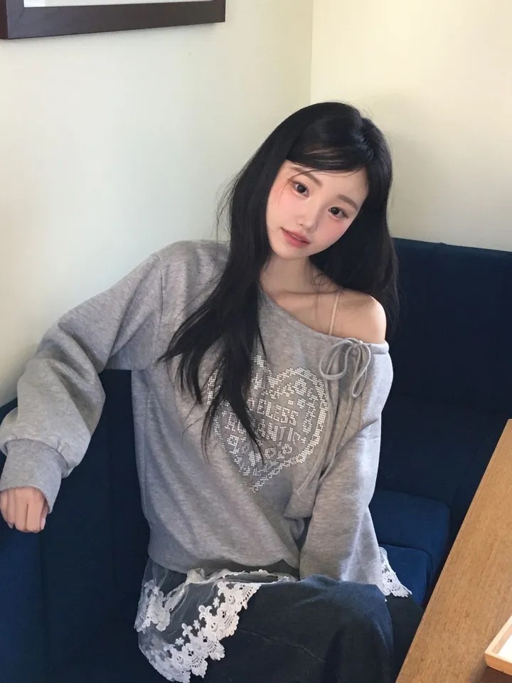 【優惠價預訂】韓國愛心綁帶露肩衛衣（4色）