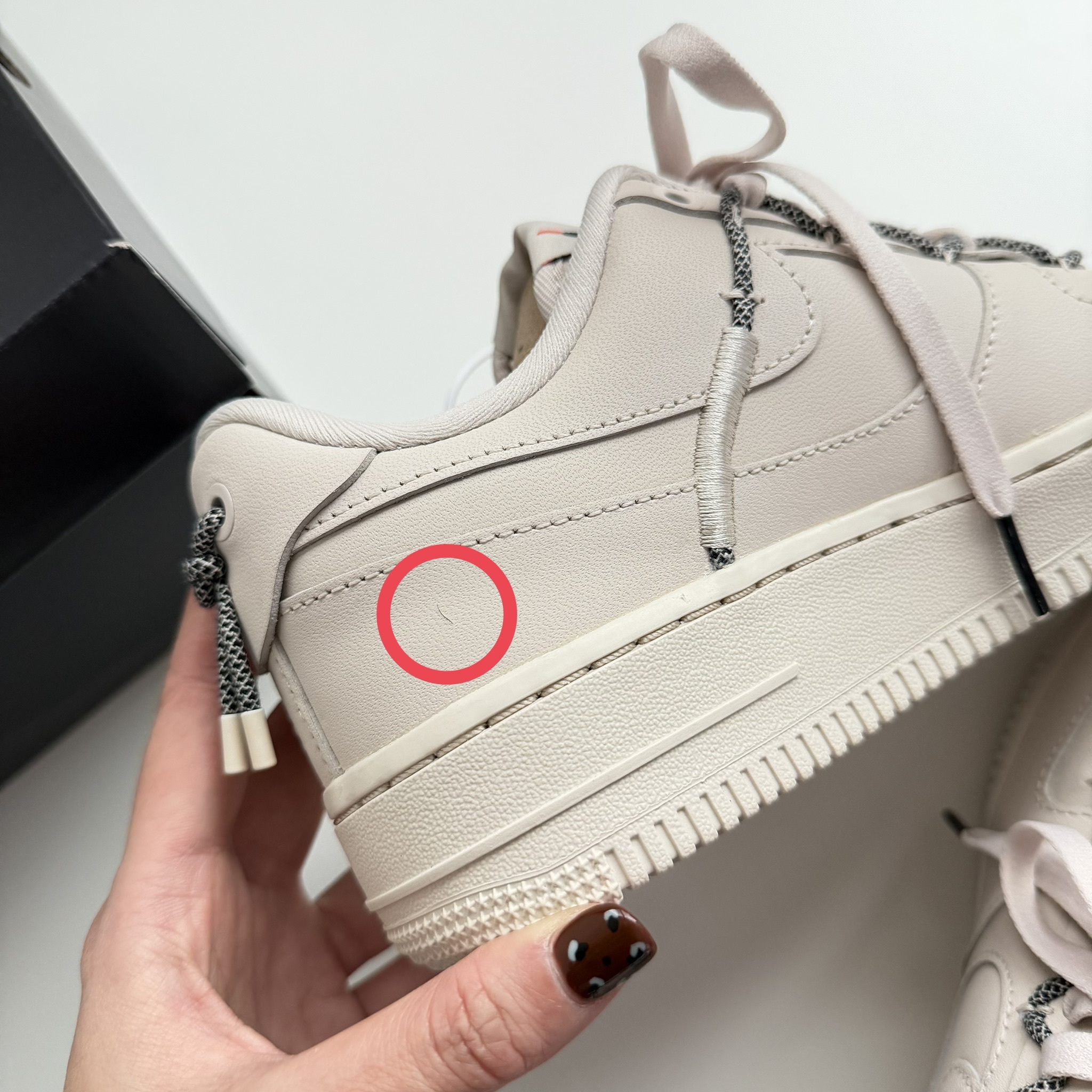 瑕疵出清，23CM┃女鞋 NIKE AIR FORCE 1 奶茶色 燕麥色 卡其色 抽繩 打結 AF1 DH4408-102