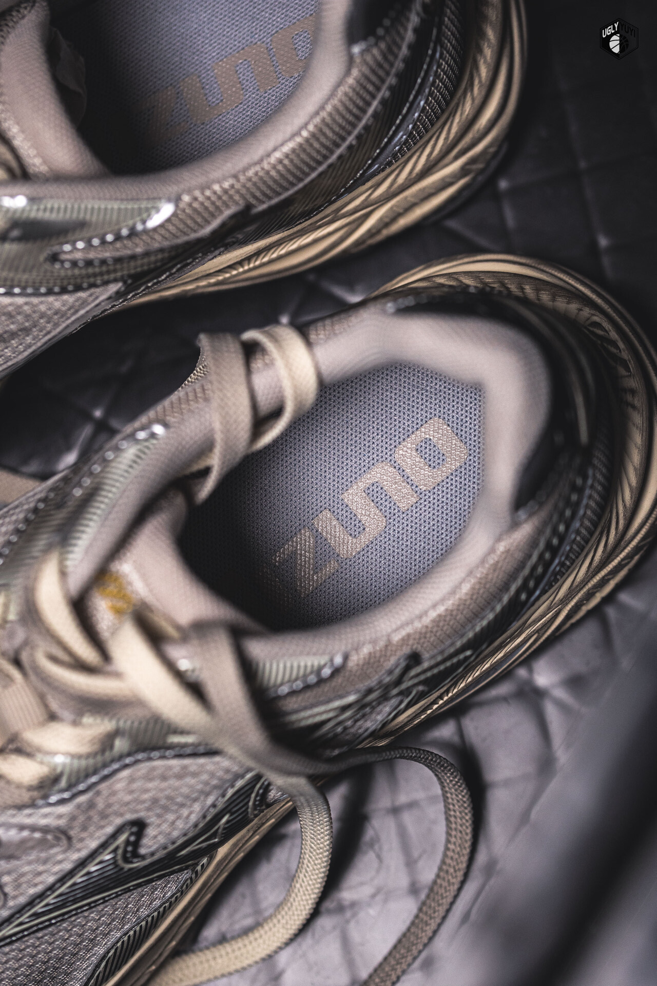 代購-Mizuno Racer S 復古做舊 跑鞋 男女同款 銀灰色 D1GH223518