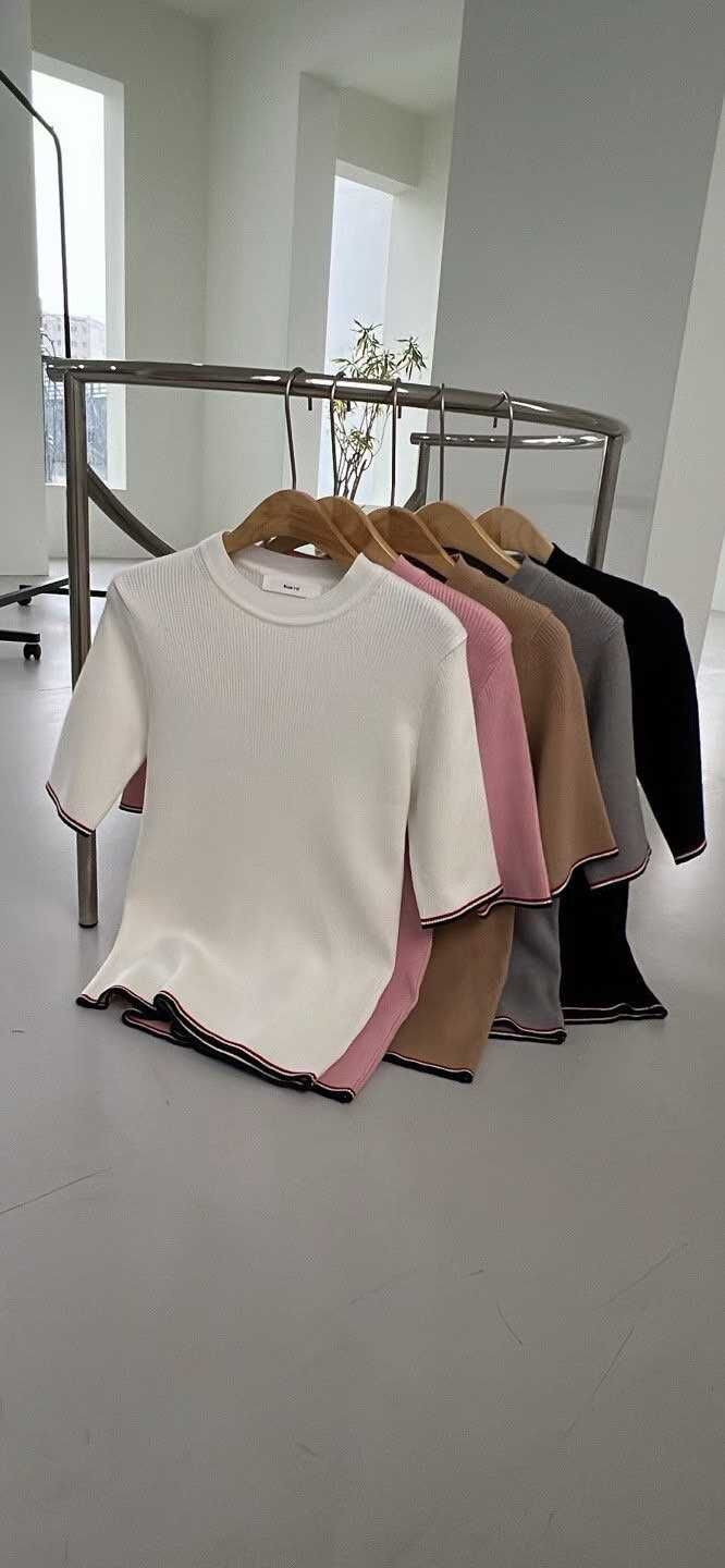 BI5427 撞色包邊圓領暗坑紋Tee *特價* (優惠碼同充值購物金不適用)