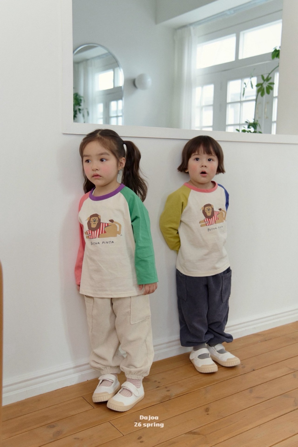 正韓春DAJOA 兩色獅子拼袖上衣