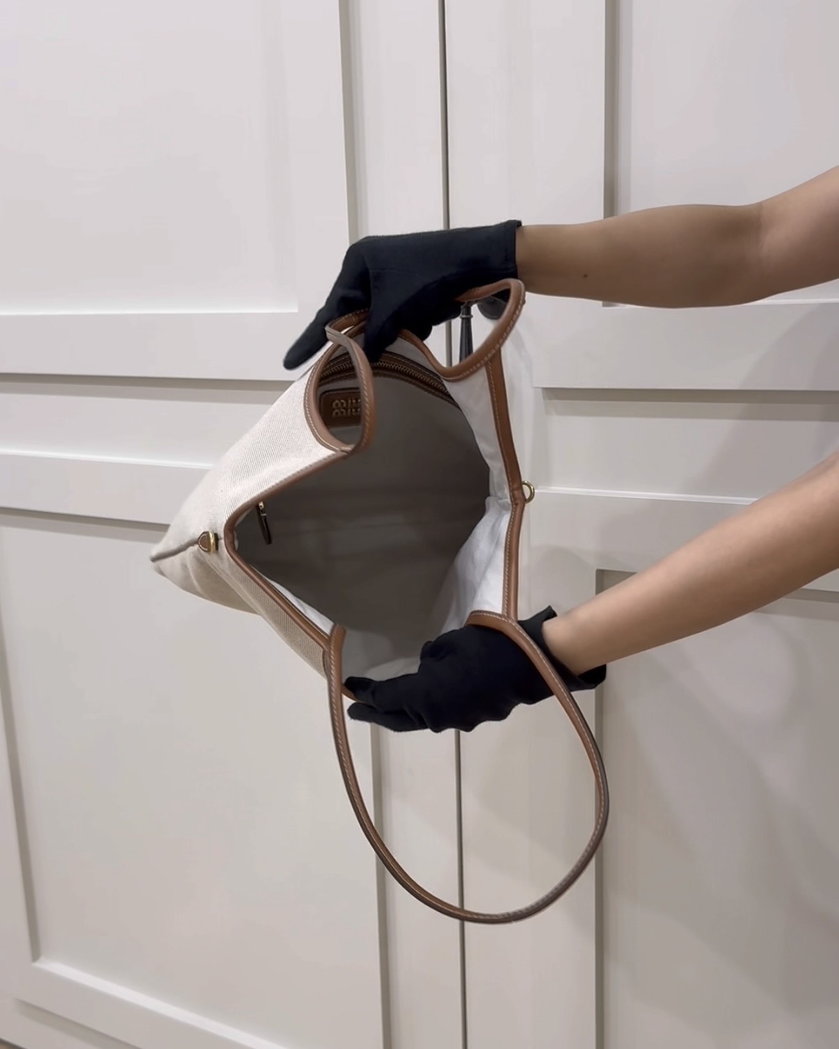 MIUMIU｜IVY 托特包 帆布拚皮革 米色/干邑色