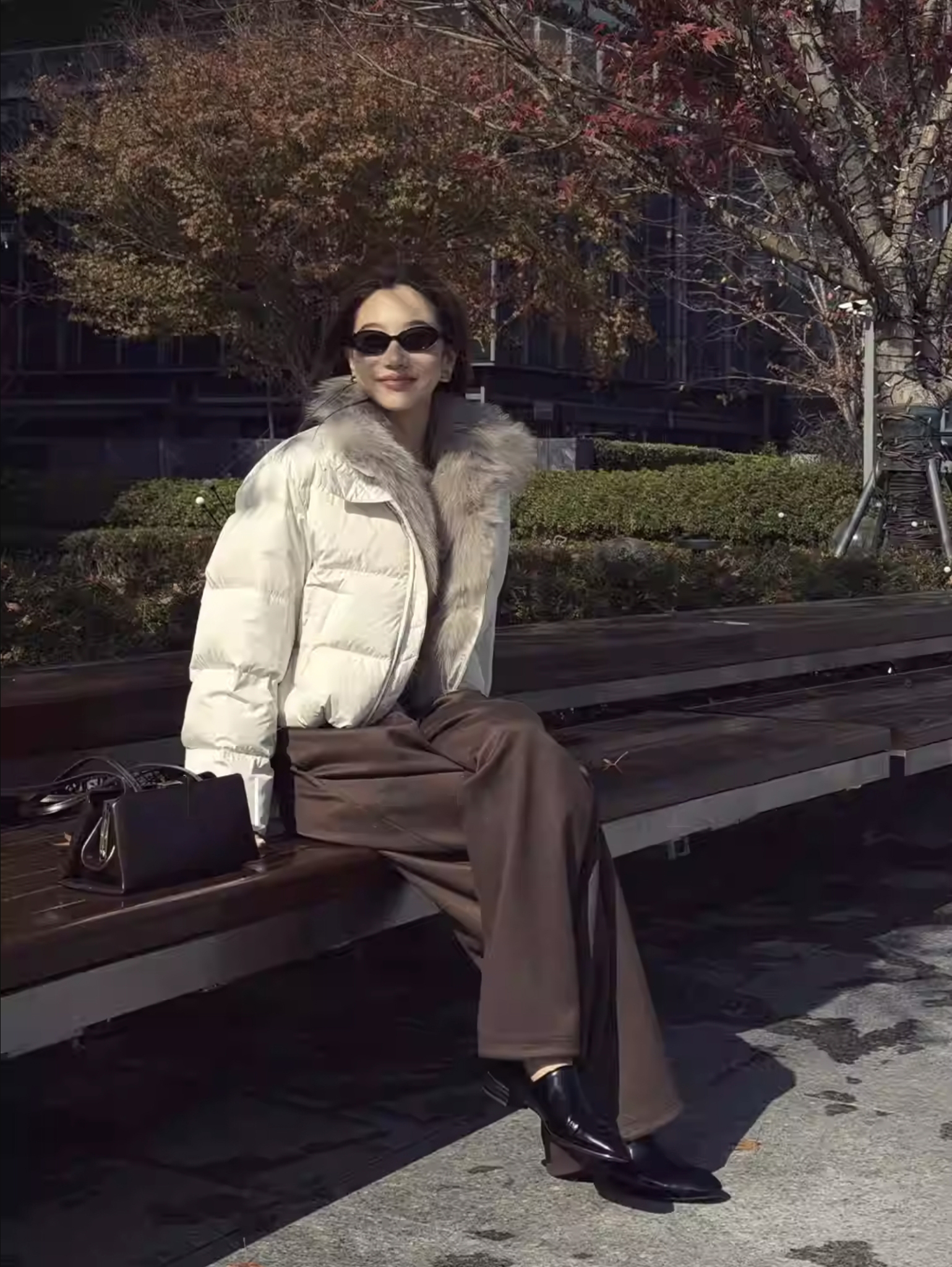 巧克力色系抓摺感修身直筒長褲-S-L (Elegant & Love)