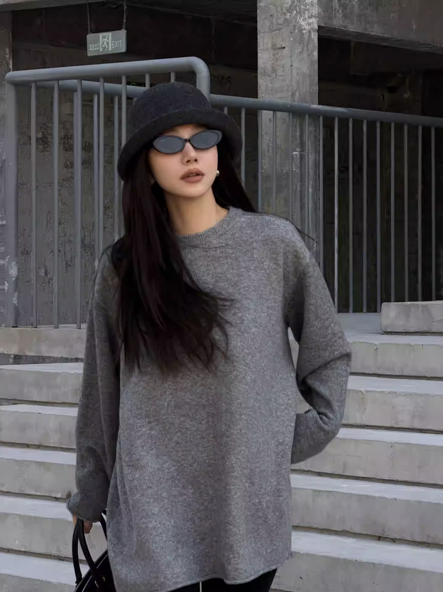 質感灰氣質感長版針織上衣毛衣-S-L (Elegant & Love)