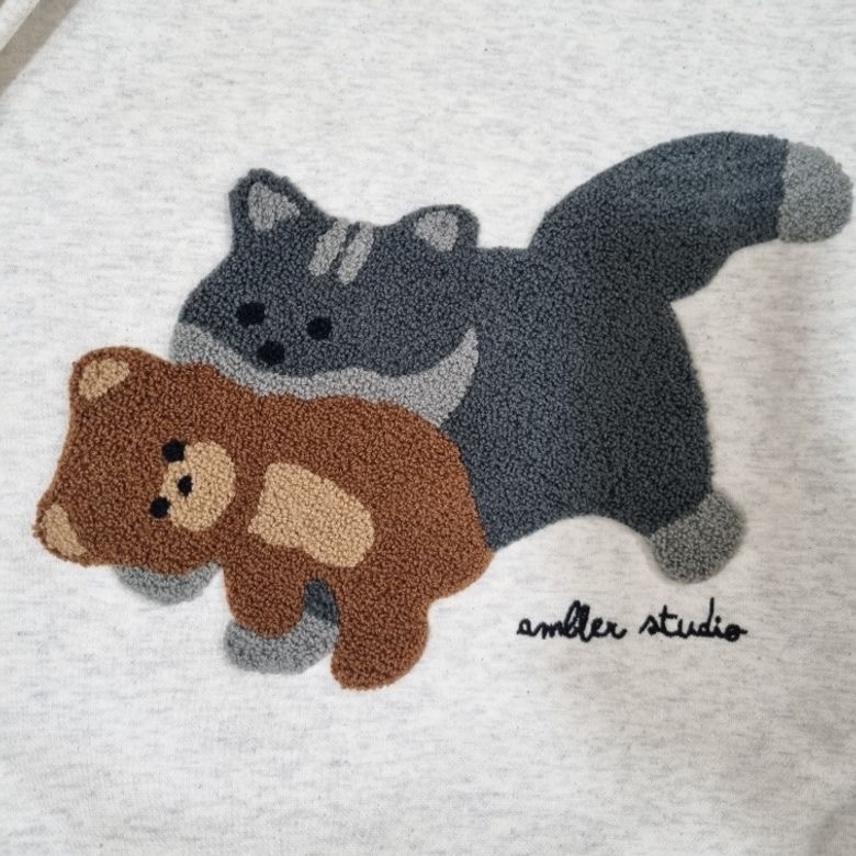 【限時預購】韓國 Ambler 貓咪 熊熊 毛絨刺繡 Cat biting Little bear 立體 毛毛 內刷毛 大學Tee 多款可選