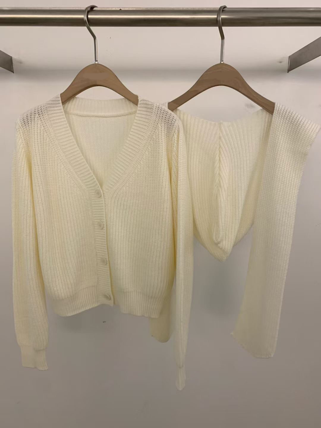 同色系排釦V領針織外套+連帽披肩SET / 3色