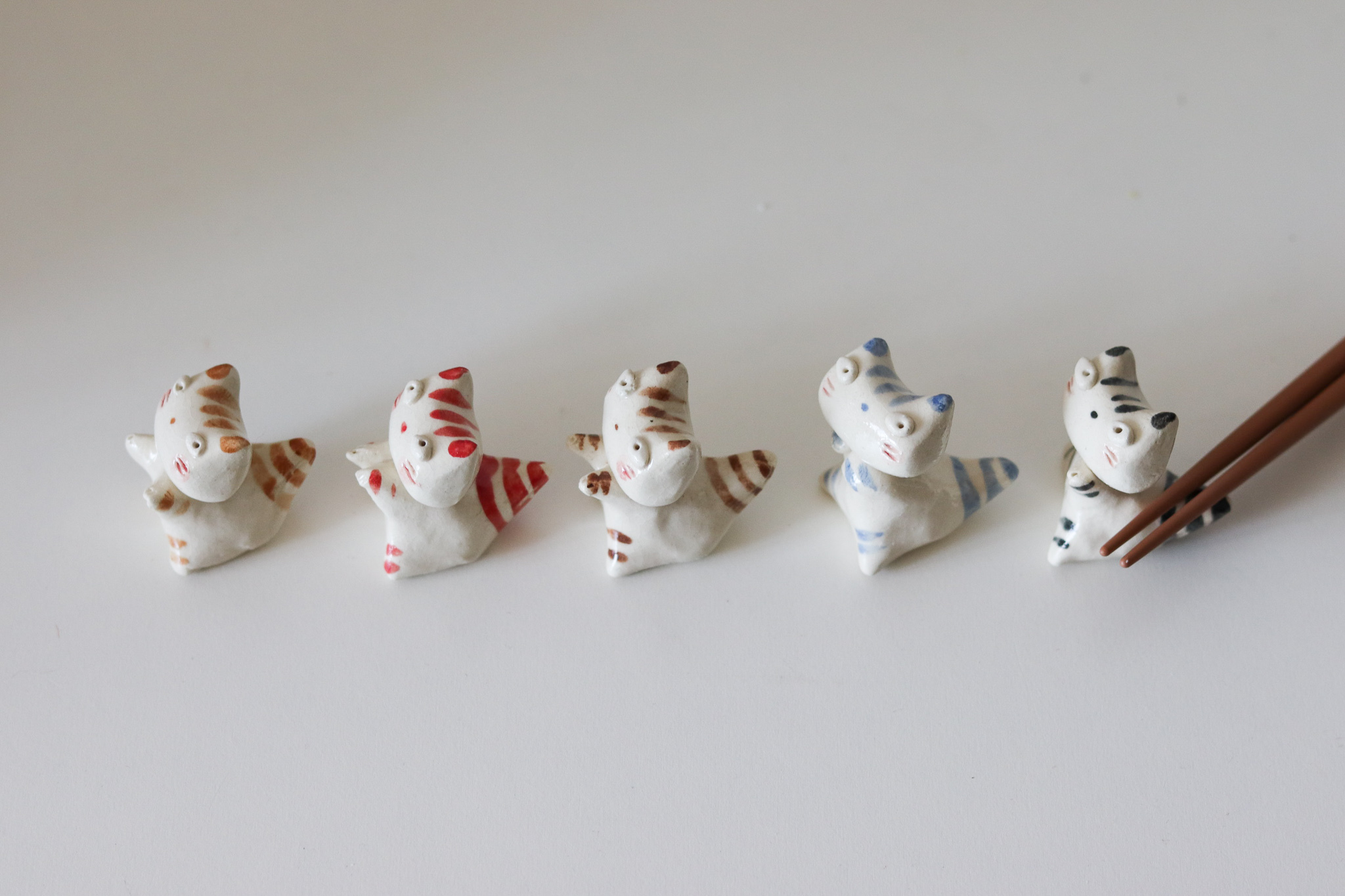 日本 舞陶館 粗陶 坐姿貓咪 筷架