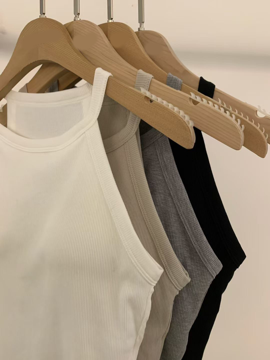 細肩帶削肩造型背心BraTop / 4色