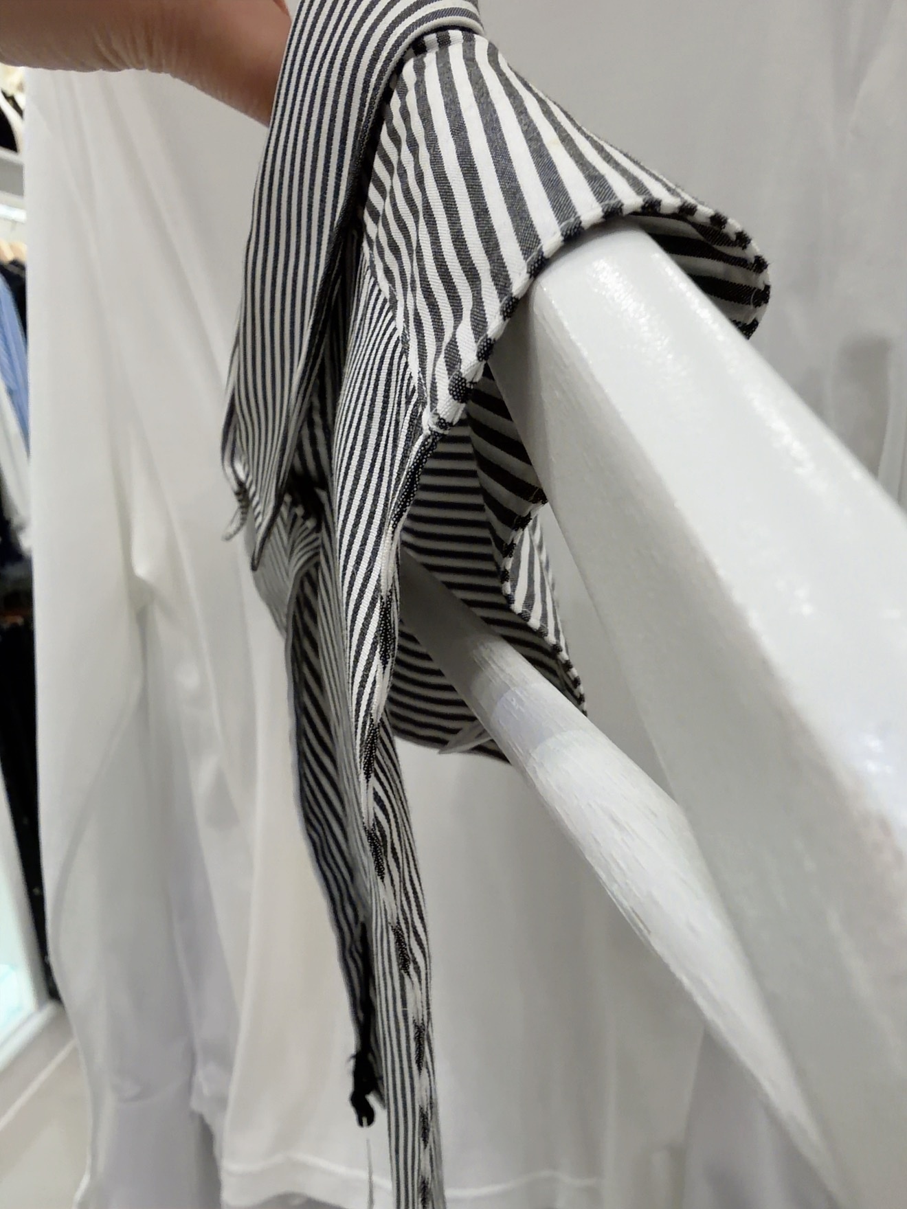 Tiara法式條紋襯衫領圍