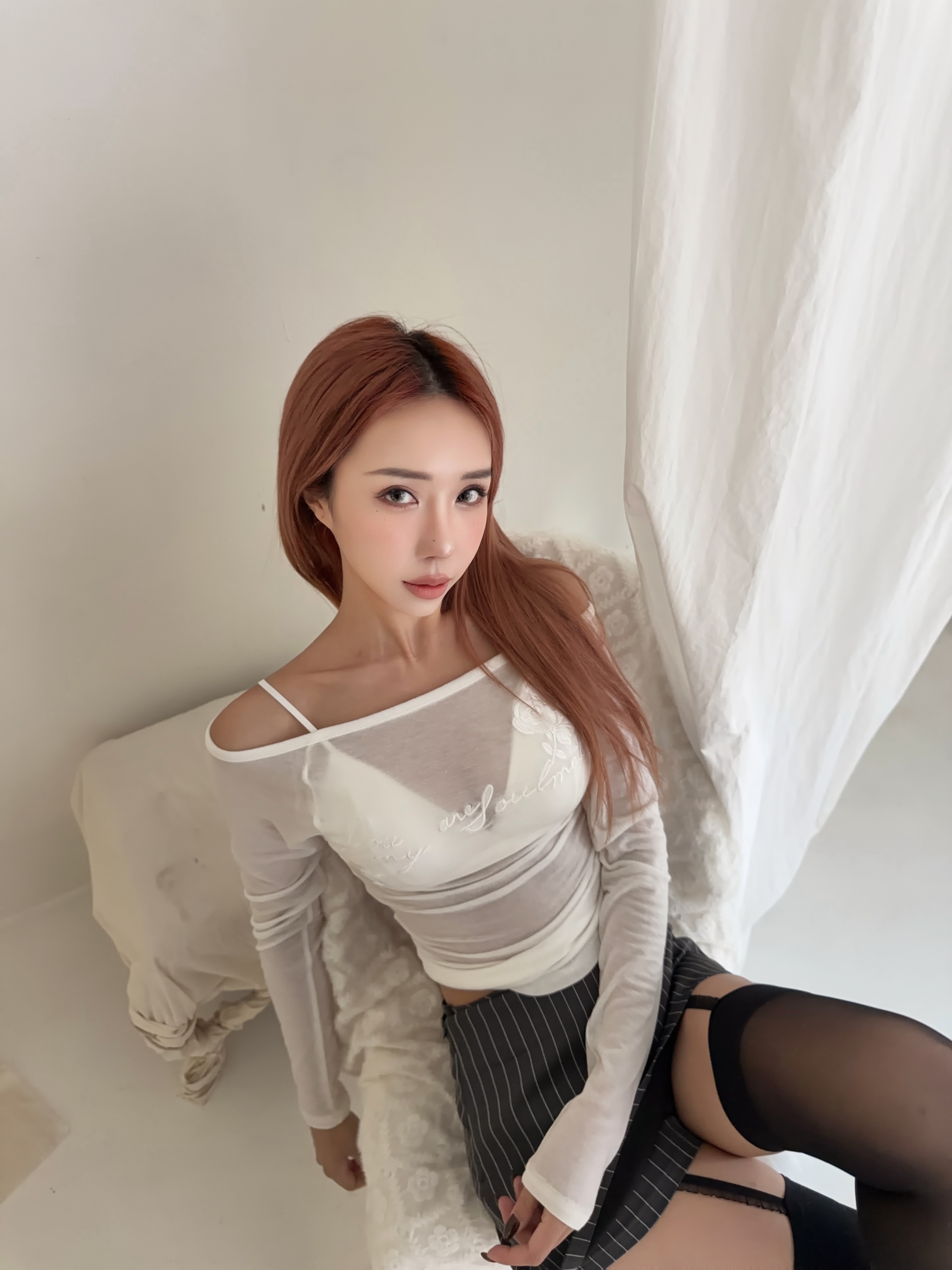 心跳加速刺繡透視上衣