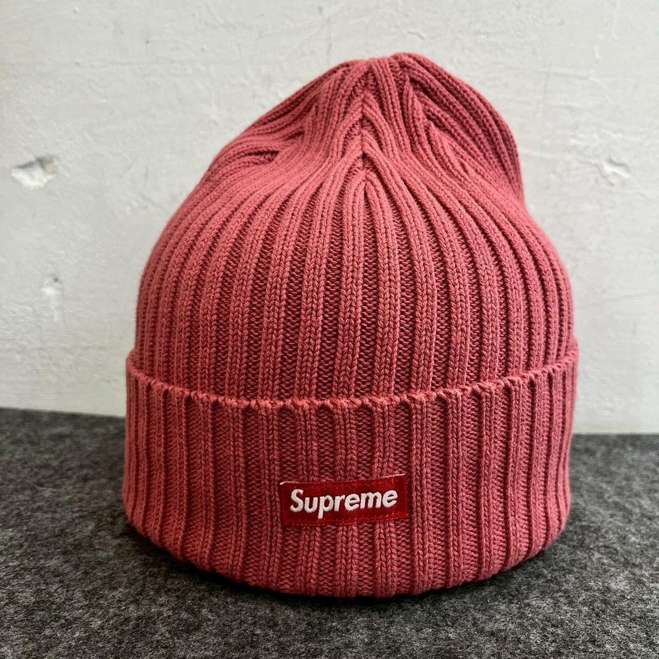 Supreme Overdyed Ribbed Beanie Washed Magenta