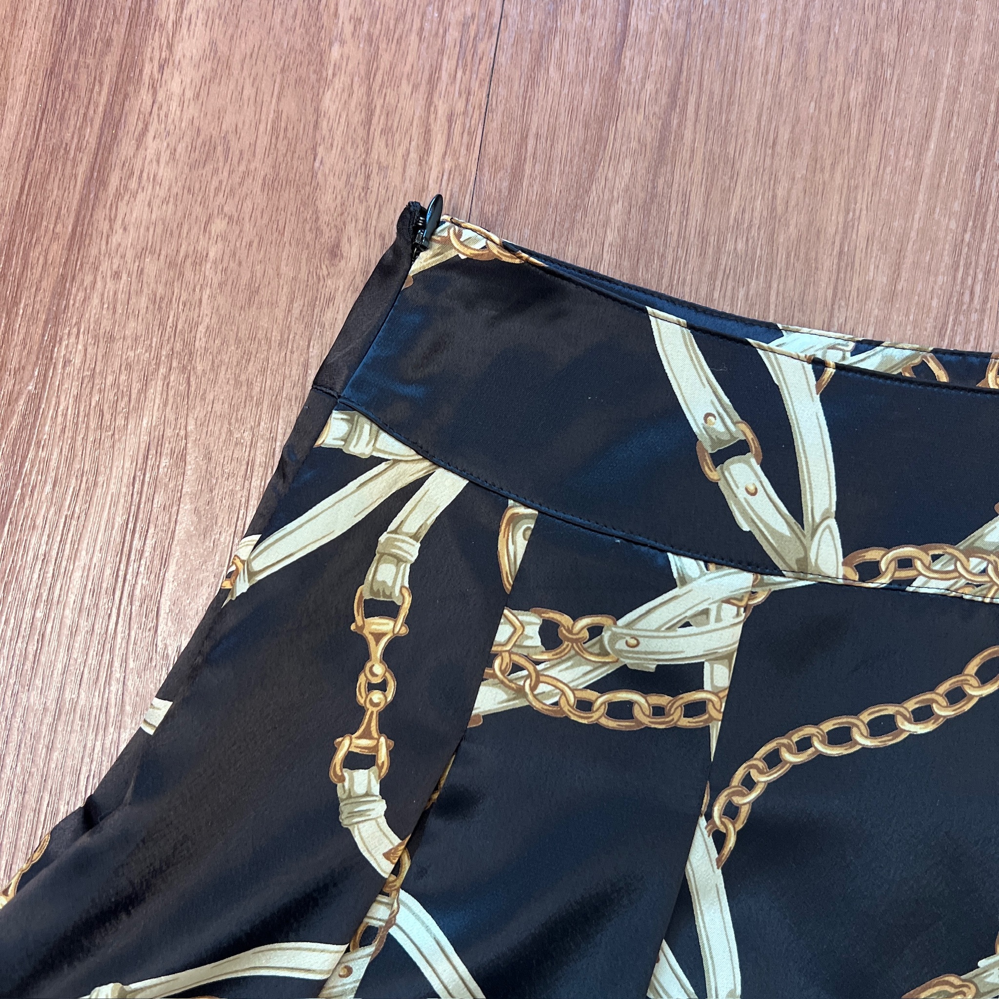 日本製黑色巴洛克圖案半裙