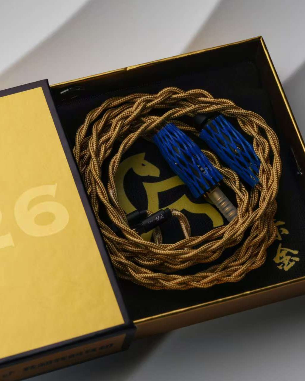 PW Audio x 我和我的耳機限量升級線赤金