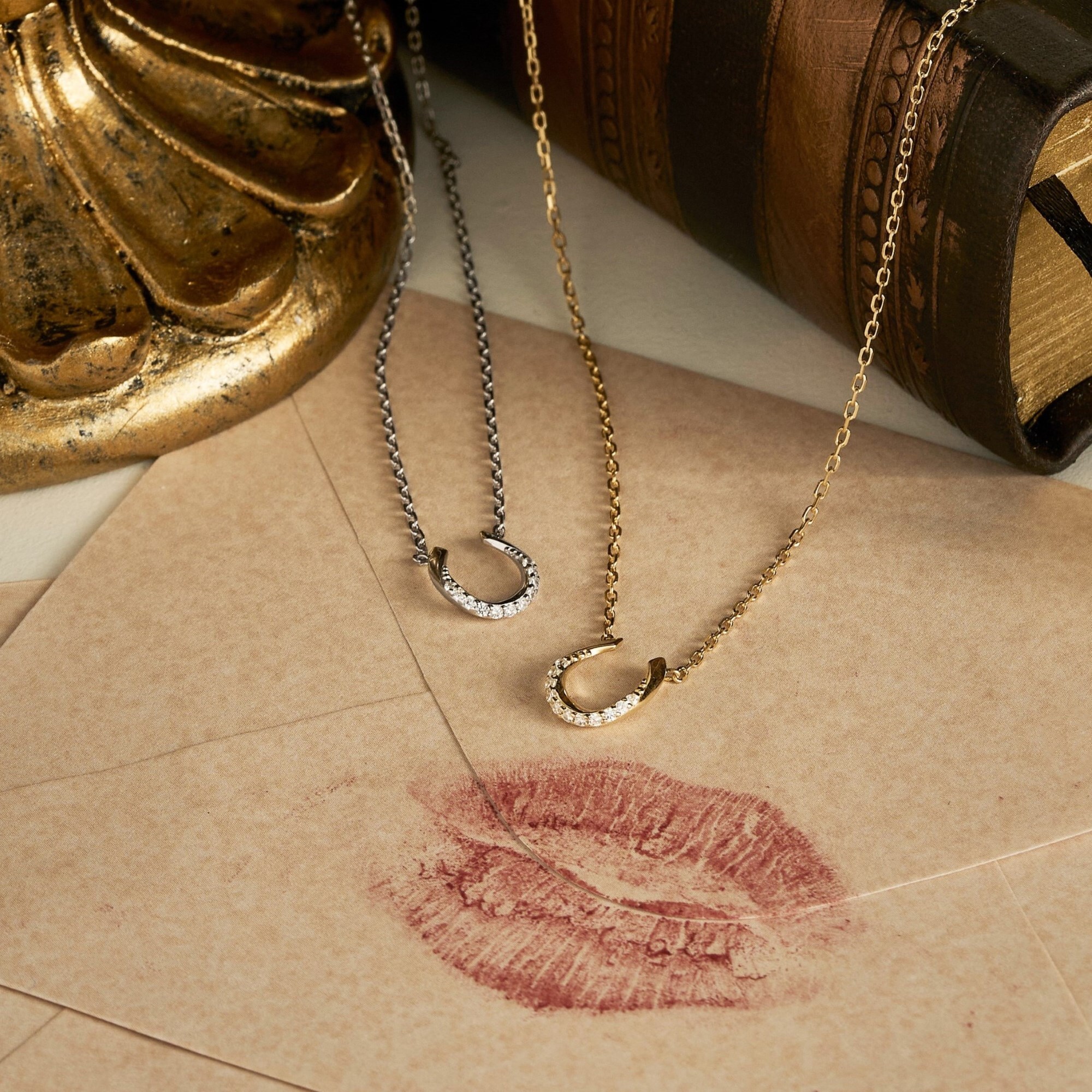 馬蹄造型純銀項鍊，是幸運與祝福象徵的飾品與禮物