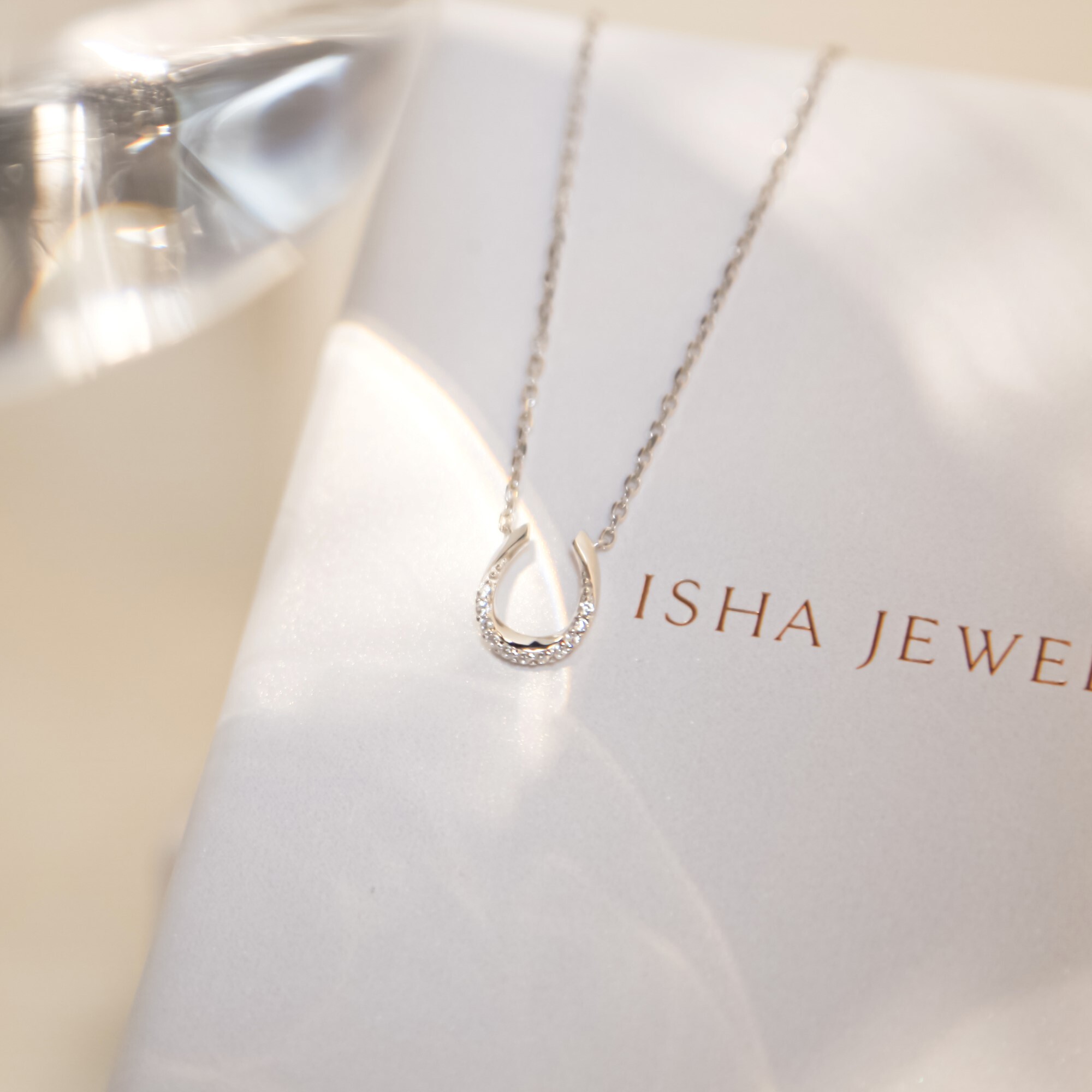 馬蹄造型純銀項鍊，是幸運與祝福象徵的飾品與禮物