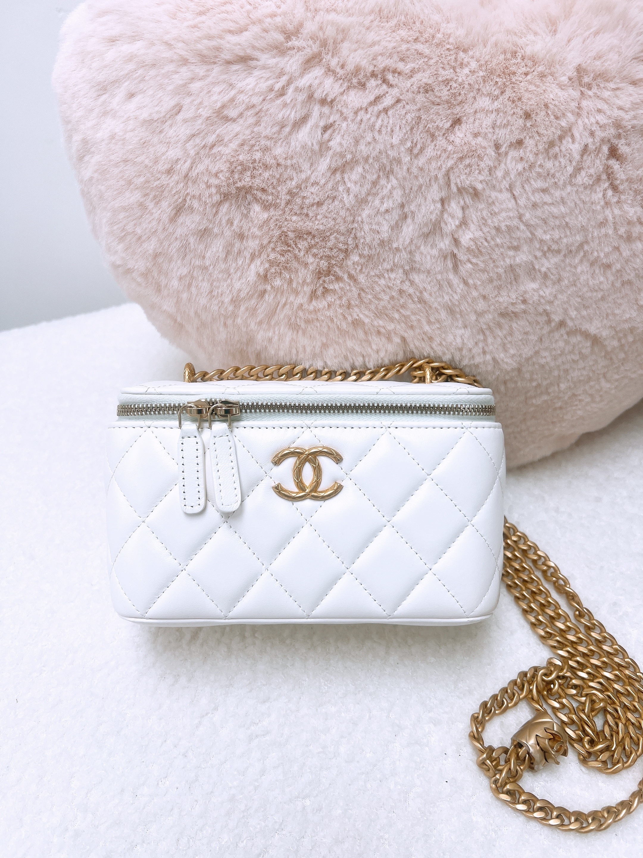 Chanel vanity adjustable chain white