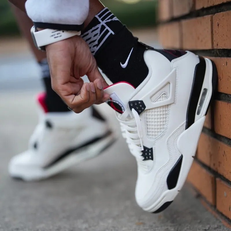 iSNEAKERS｜Air Jordan 4 "Flight Club" 白黑 飛行俱樂部 IM4002-100