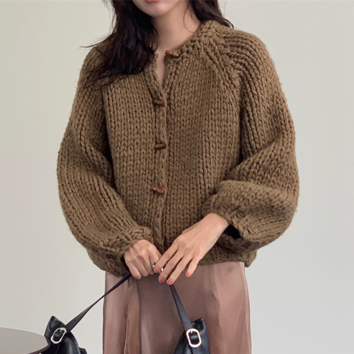 1W15 牛角釦編織感圓領開衫 一色