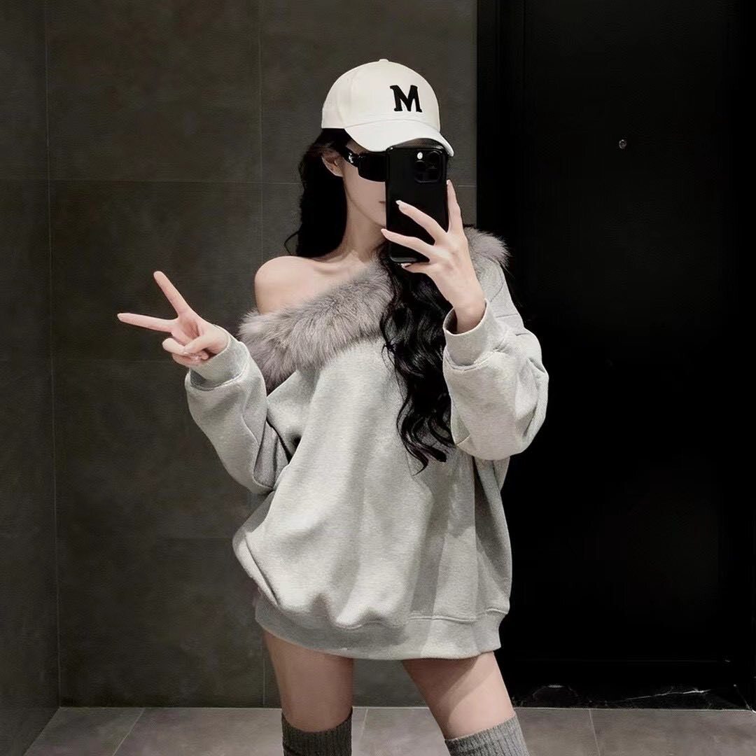 美式辣妹風斜肩毛毛衛衣💛