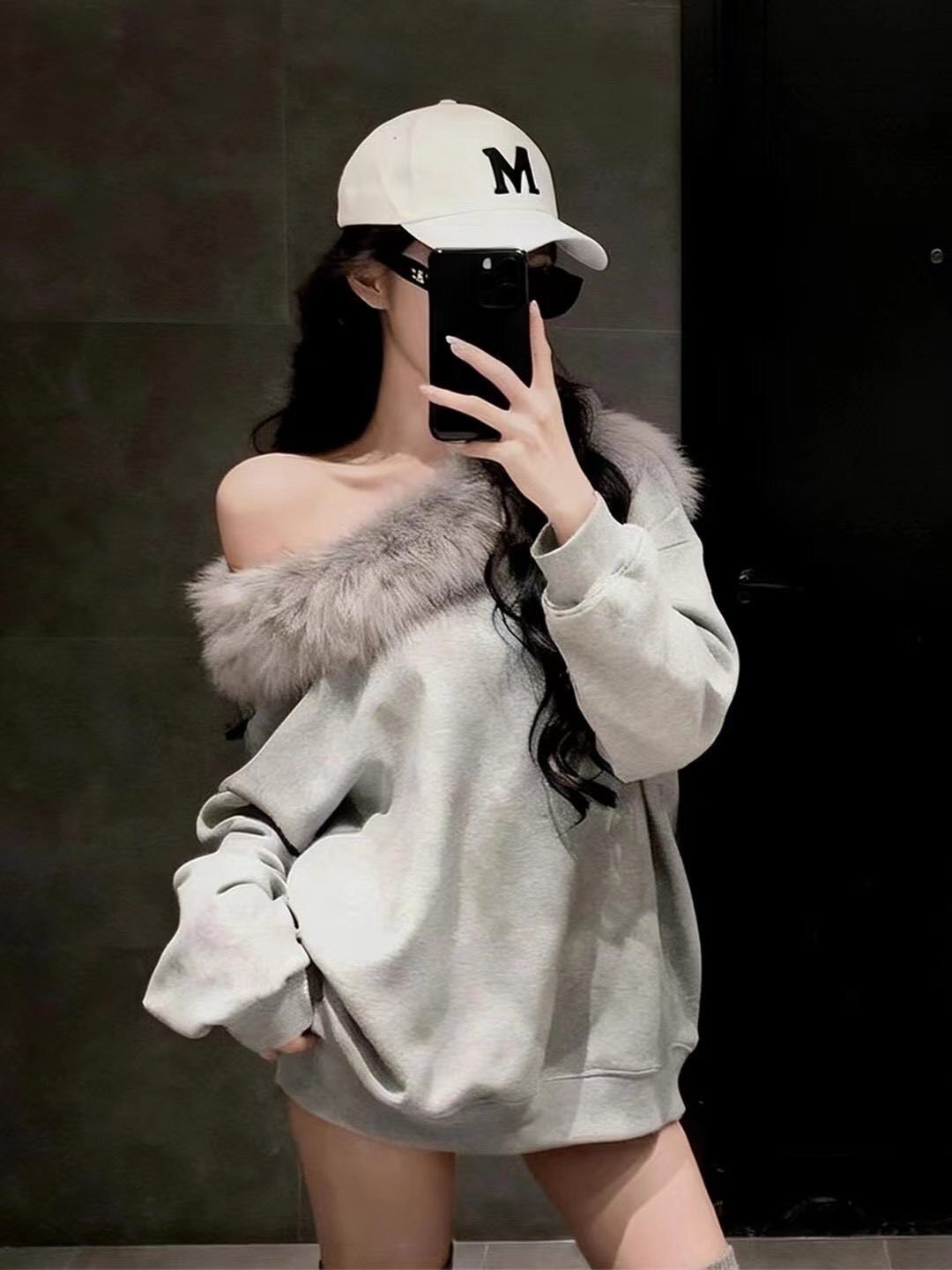 美式辣妹風斜肩毛毛衛衣💛