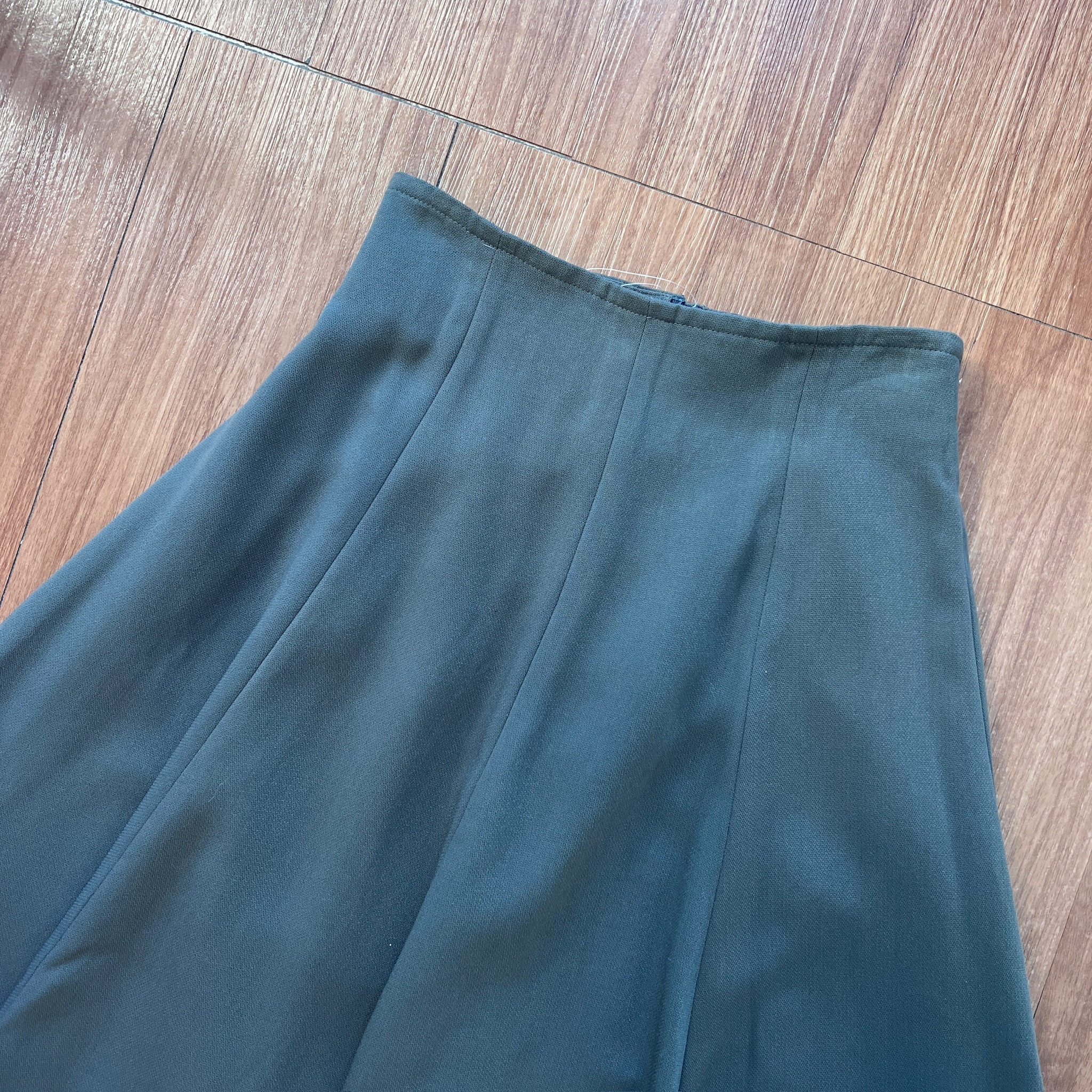 灰綠色高腰淨色半裙