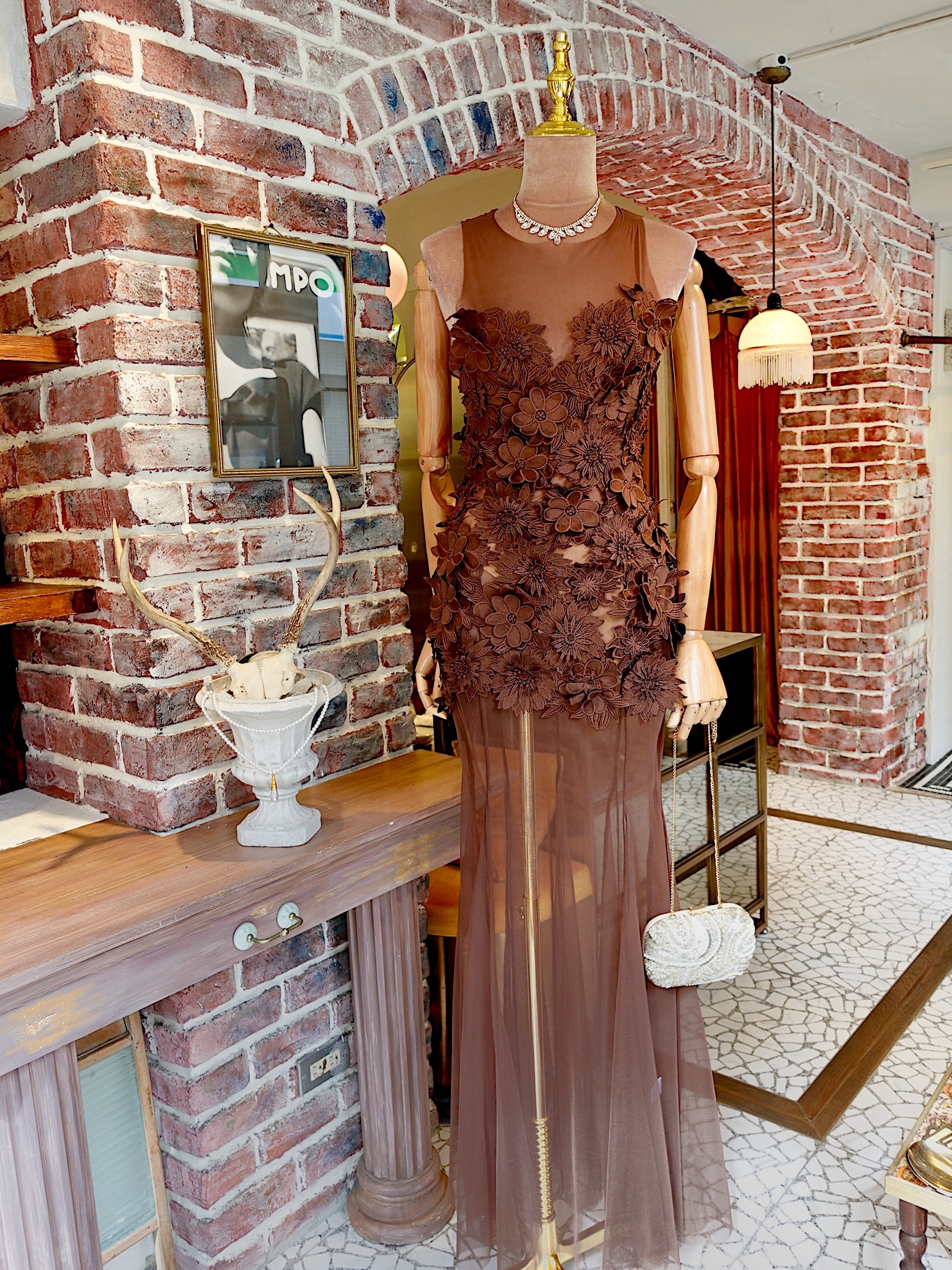 Lux Chocolate巧克力色透紗刺繡蕾絲Maxi Dress