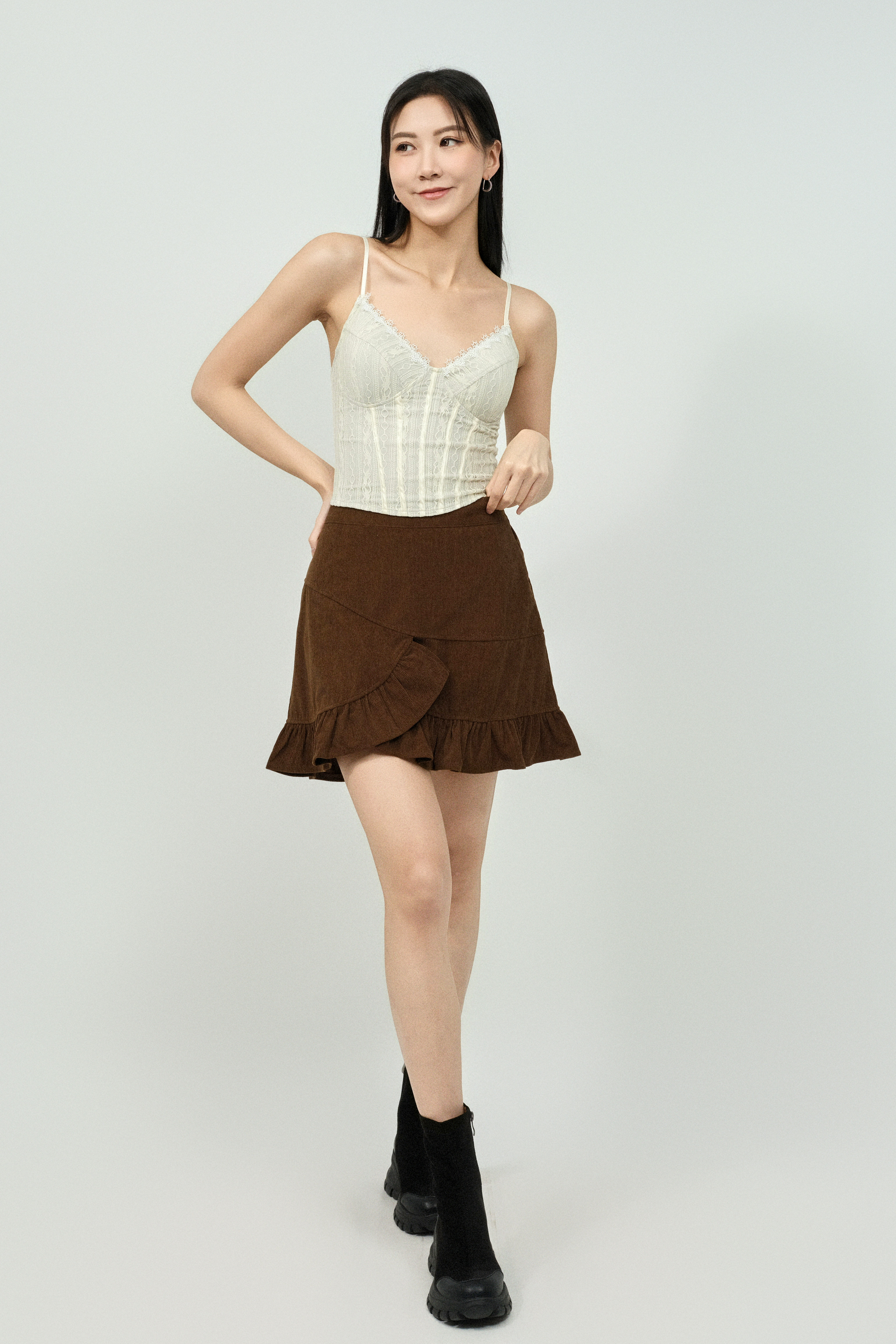 燈芯絨荷葉腳短裙（現貨款式）