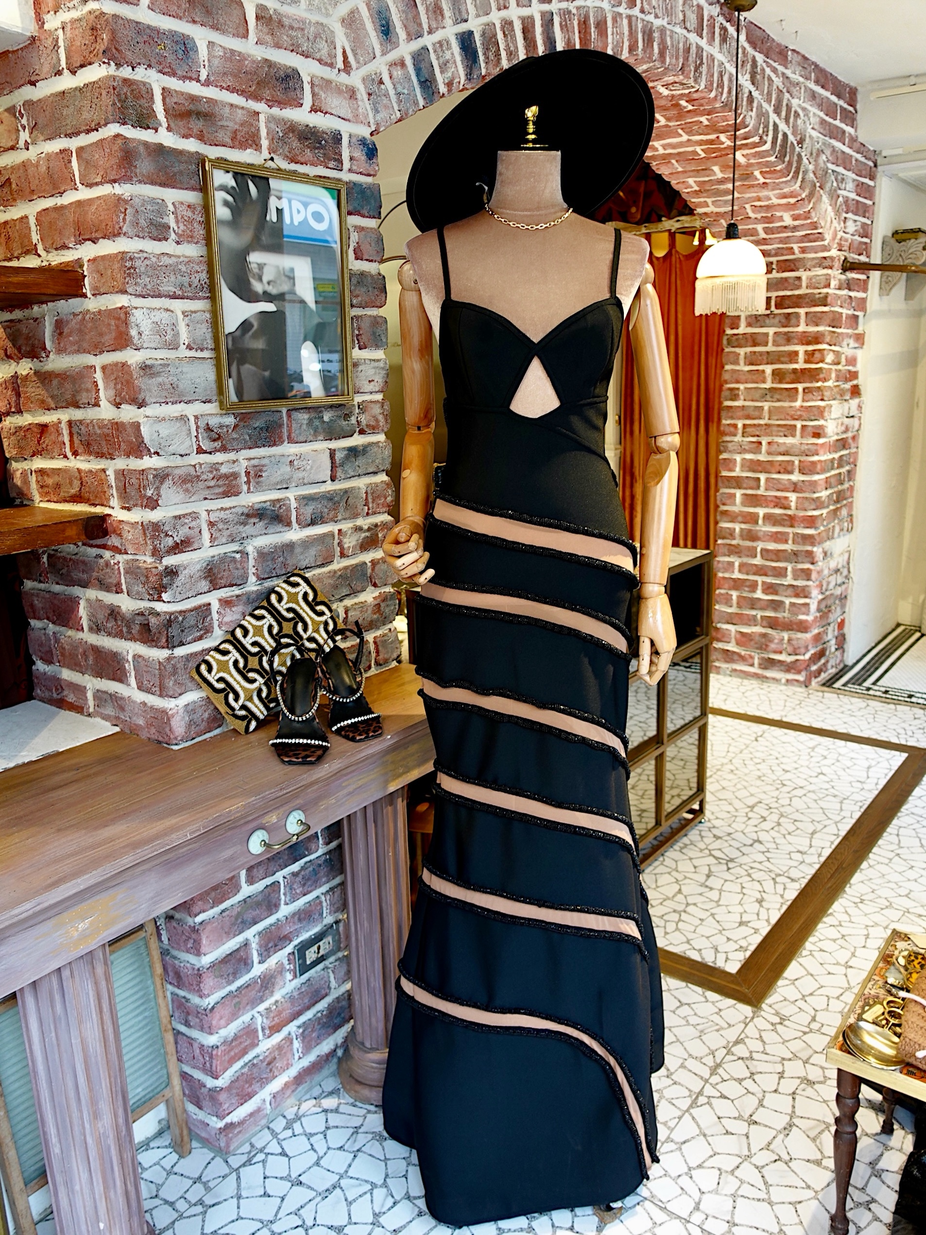 Black Honey黑色 Cutout水鑽飾邊網紗Dress