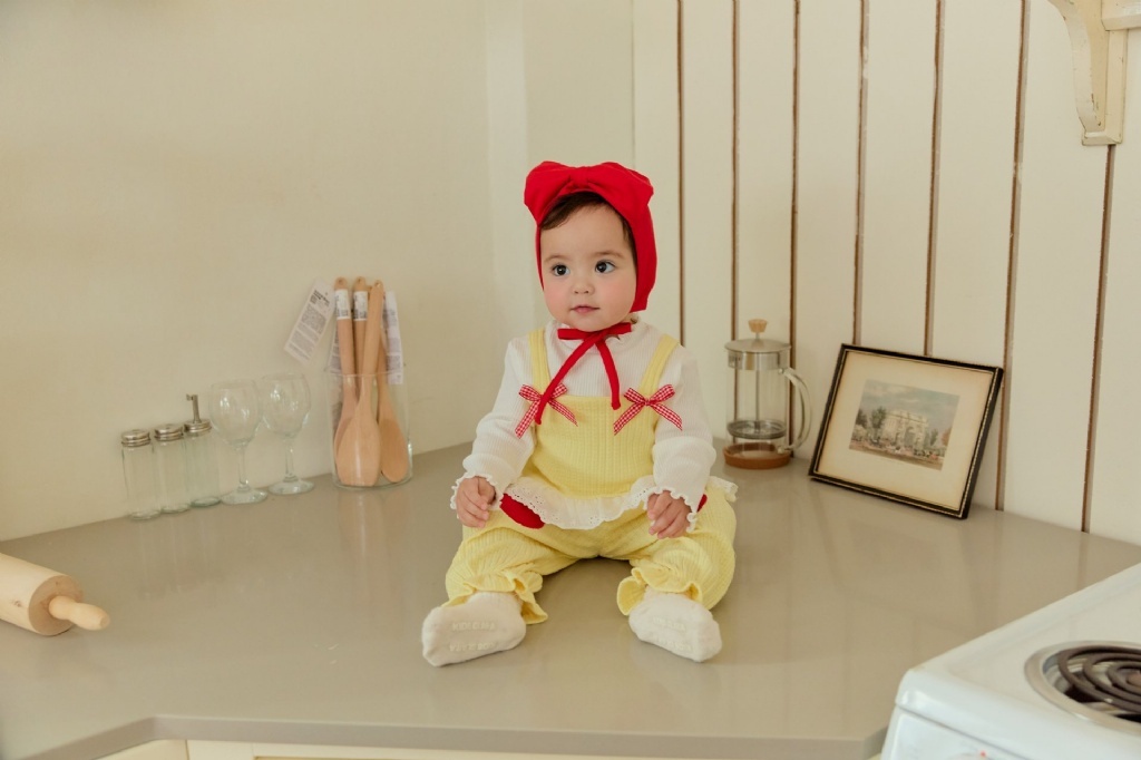 正韓春SERA  蝴蝶結背心愛心褲套裝