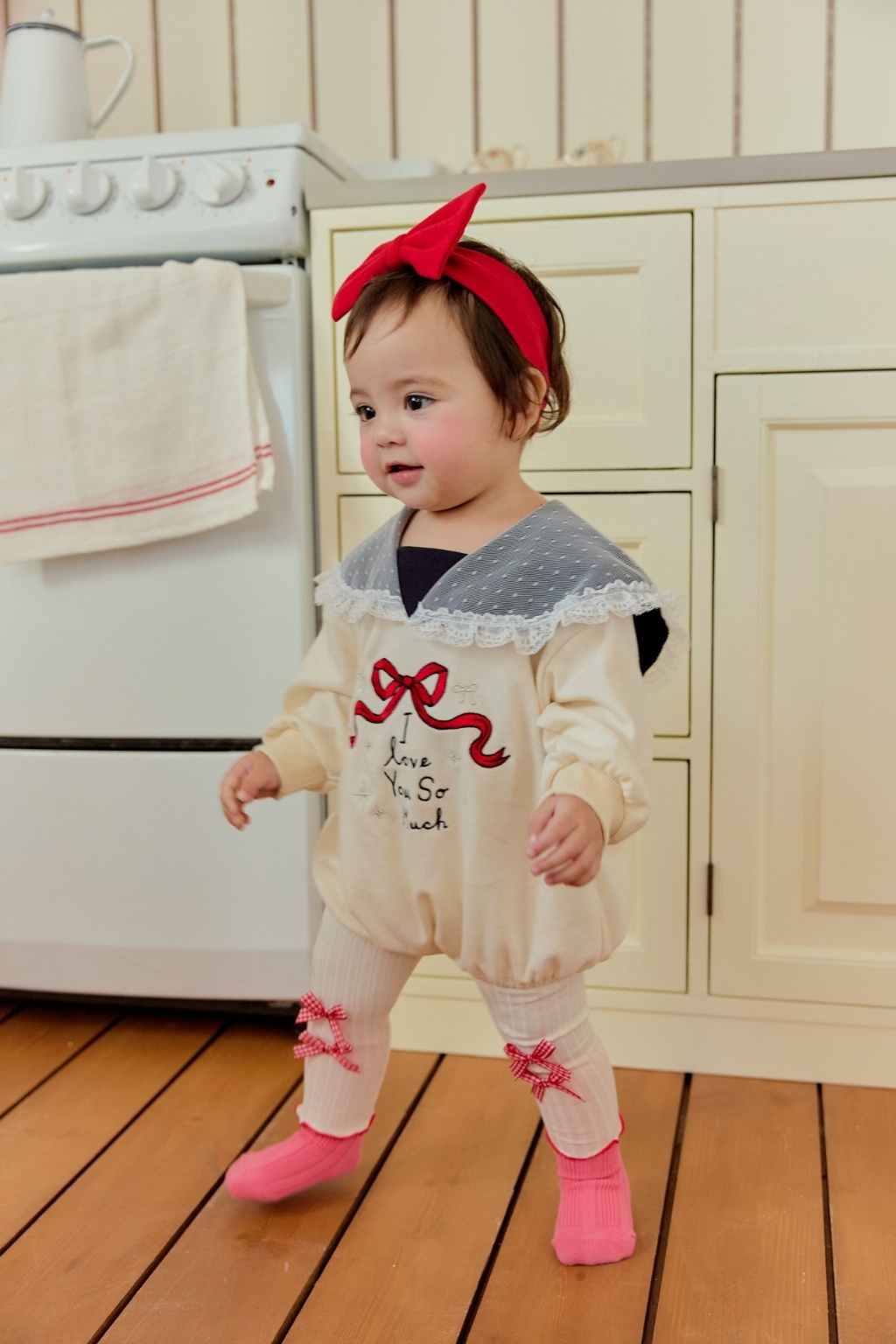 正韓春SERA 蕾絲領邊緞帶包屁衣