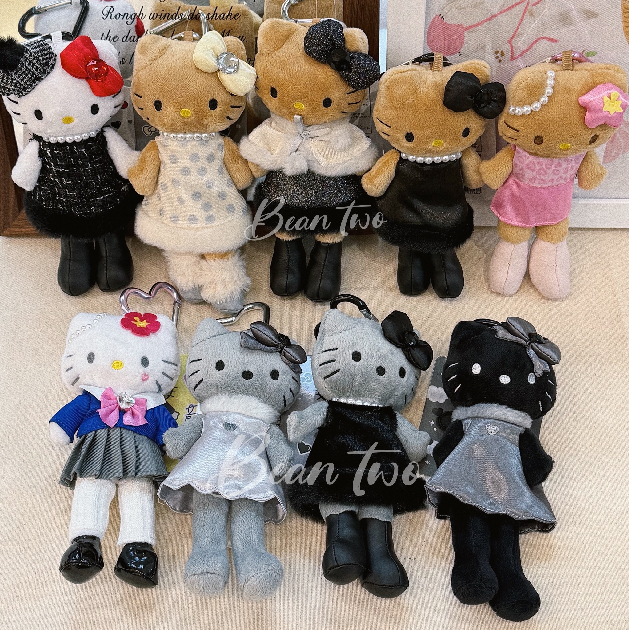 日本限定長腿kitty吊飾