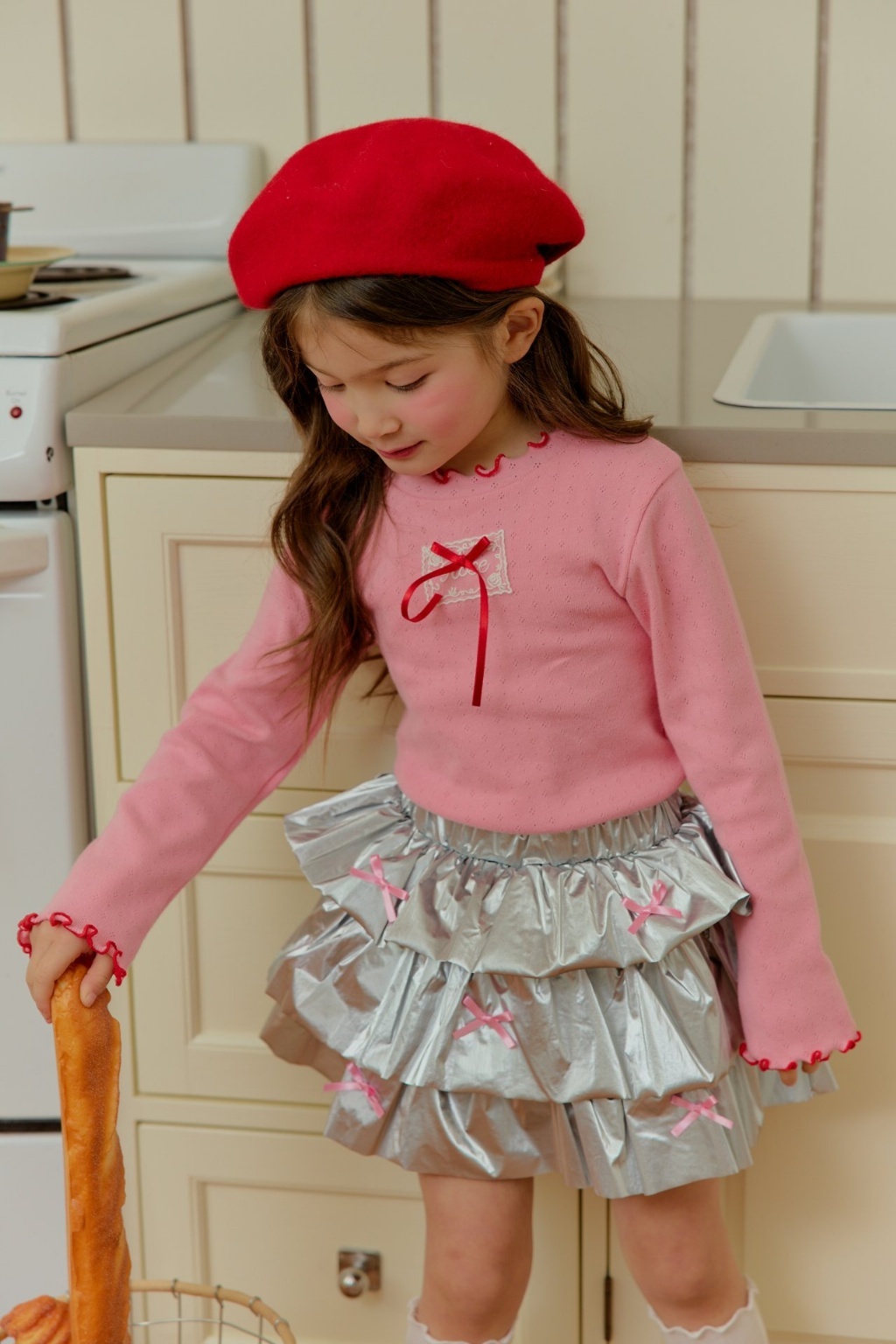 正韓春SERA 蕾絲小標滾邊木耳上衣