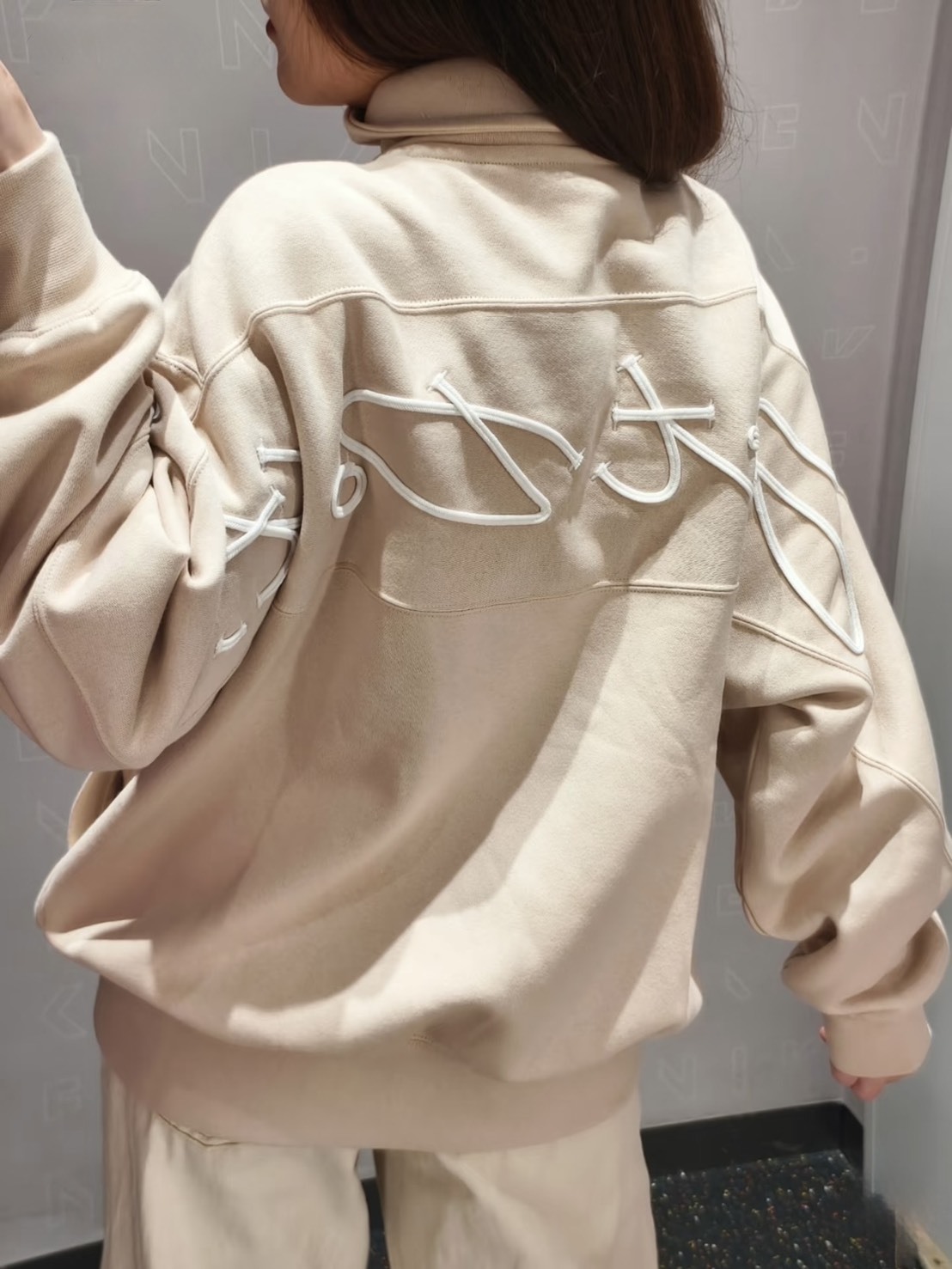 NIKE CNY 立體草寫logo 半拉鍊上衣