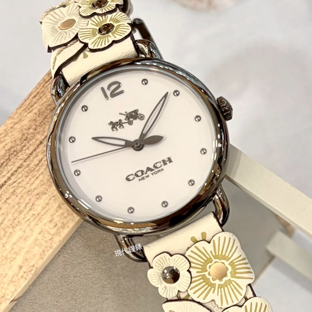 【COACH】COACH花系列真皮CO14502746  36mm 現代鐘錶