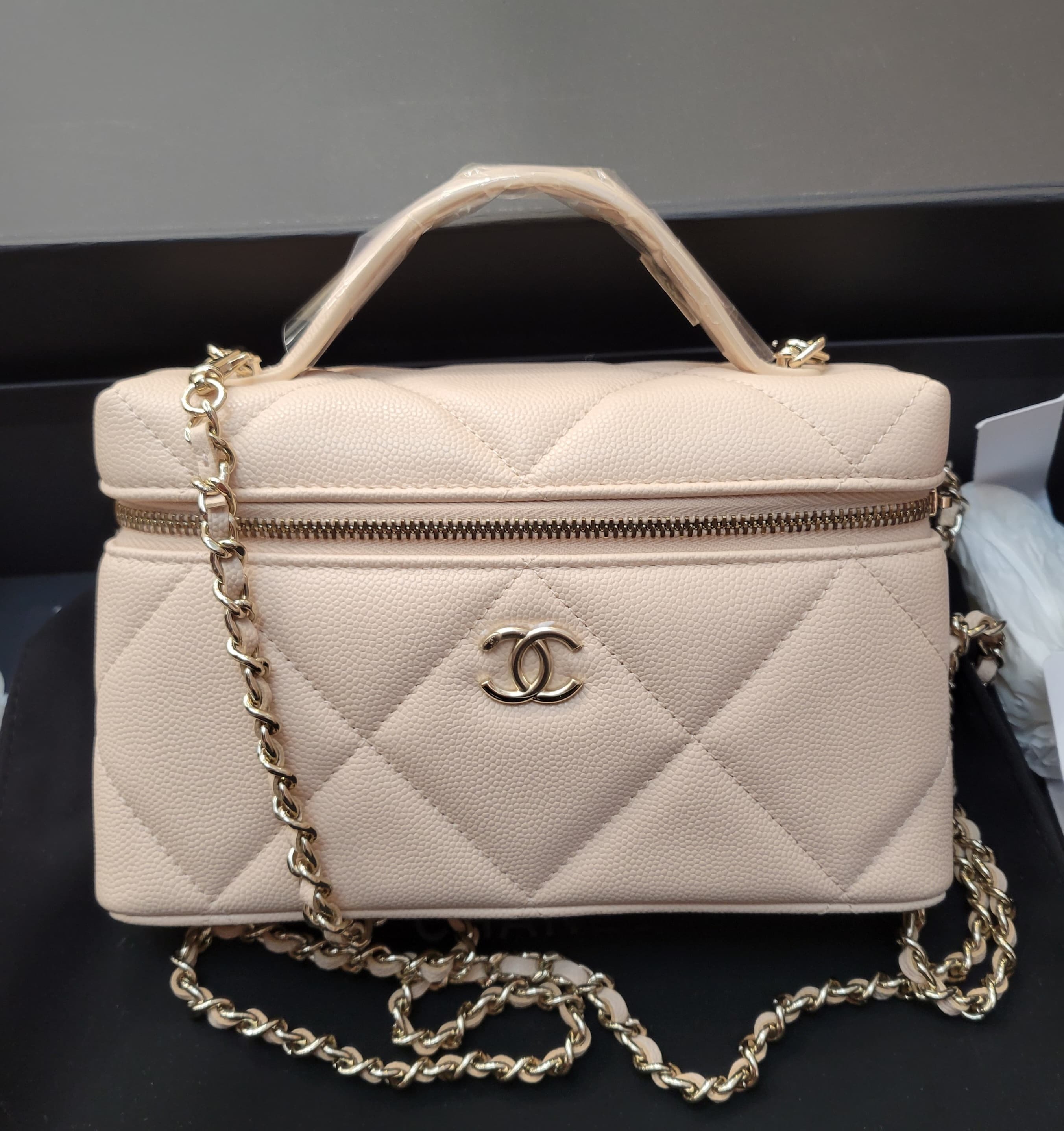 CHANEL AP4936 19CM BEIGE BIG GOLD LOGO 大菱格 裸粉 大LOGO