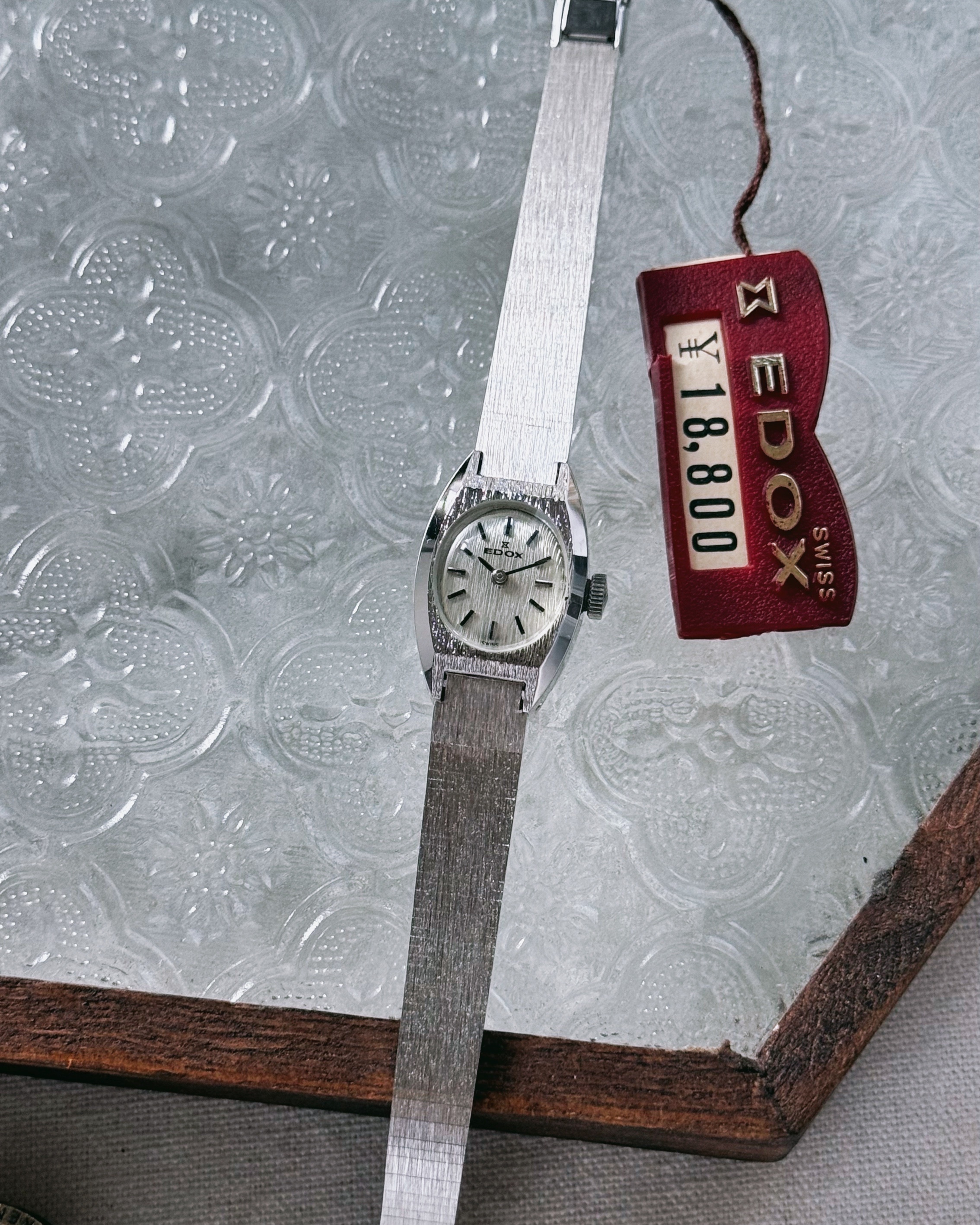 EDOX 70s Vintage Hand-wound Mechanical Watch 002