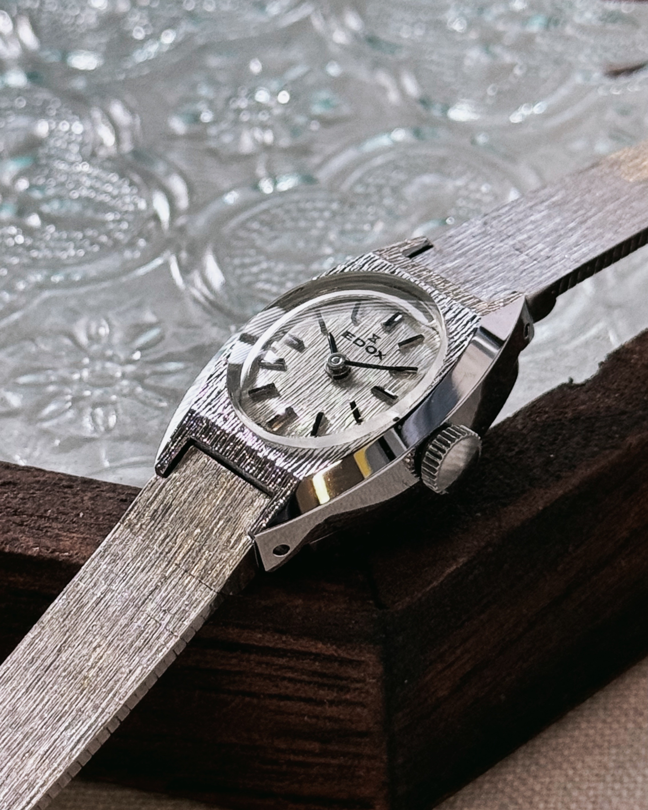 EDOX 70s Vintage Hand-wound Mechanical Watch 002