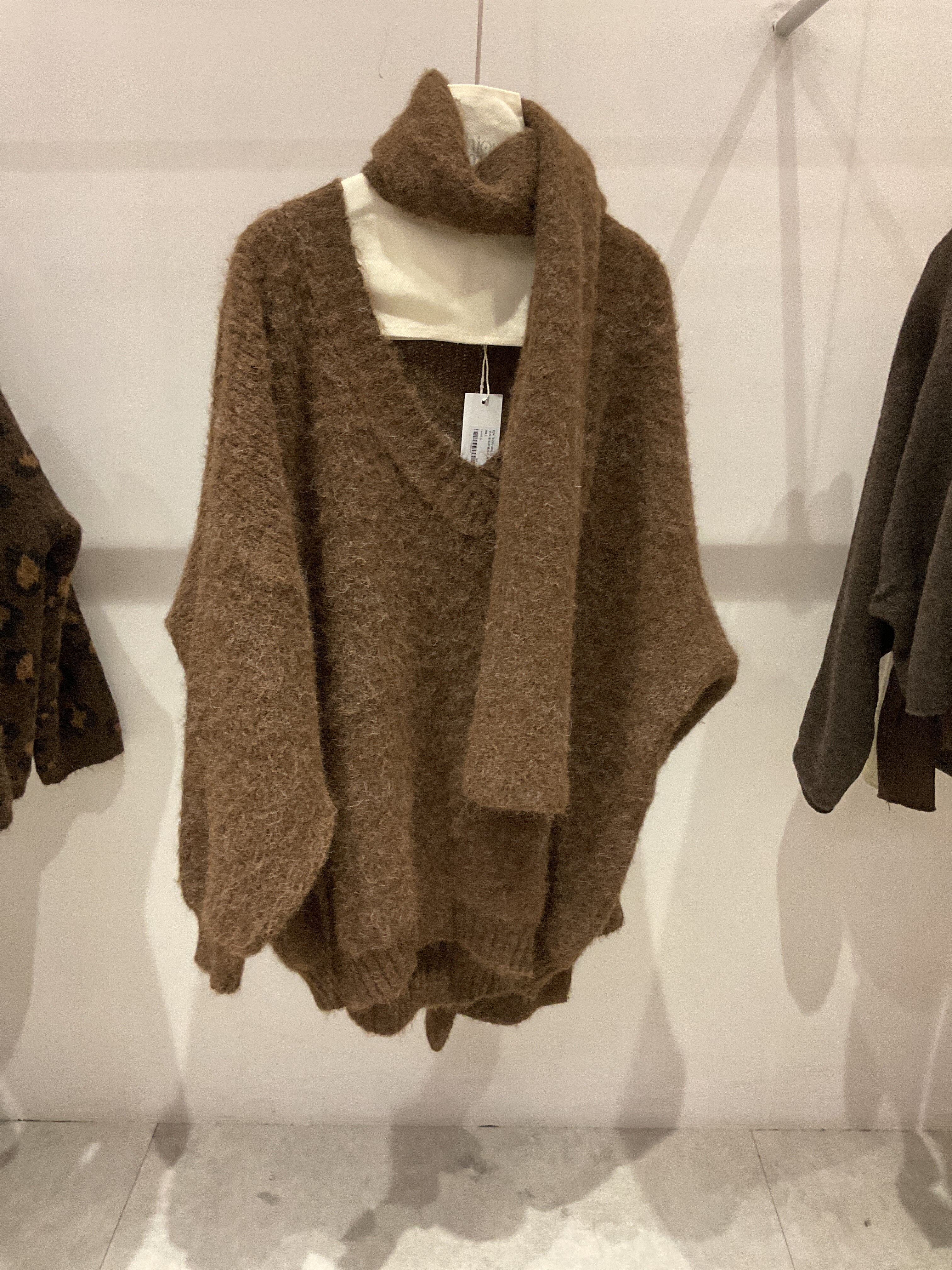 C/K「FOR GIRLS」V領11%羊毛針織毛衣 附圍巾 P10003