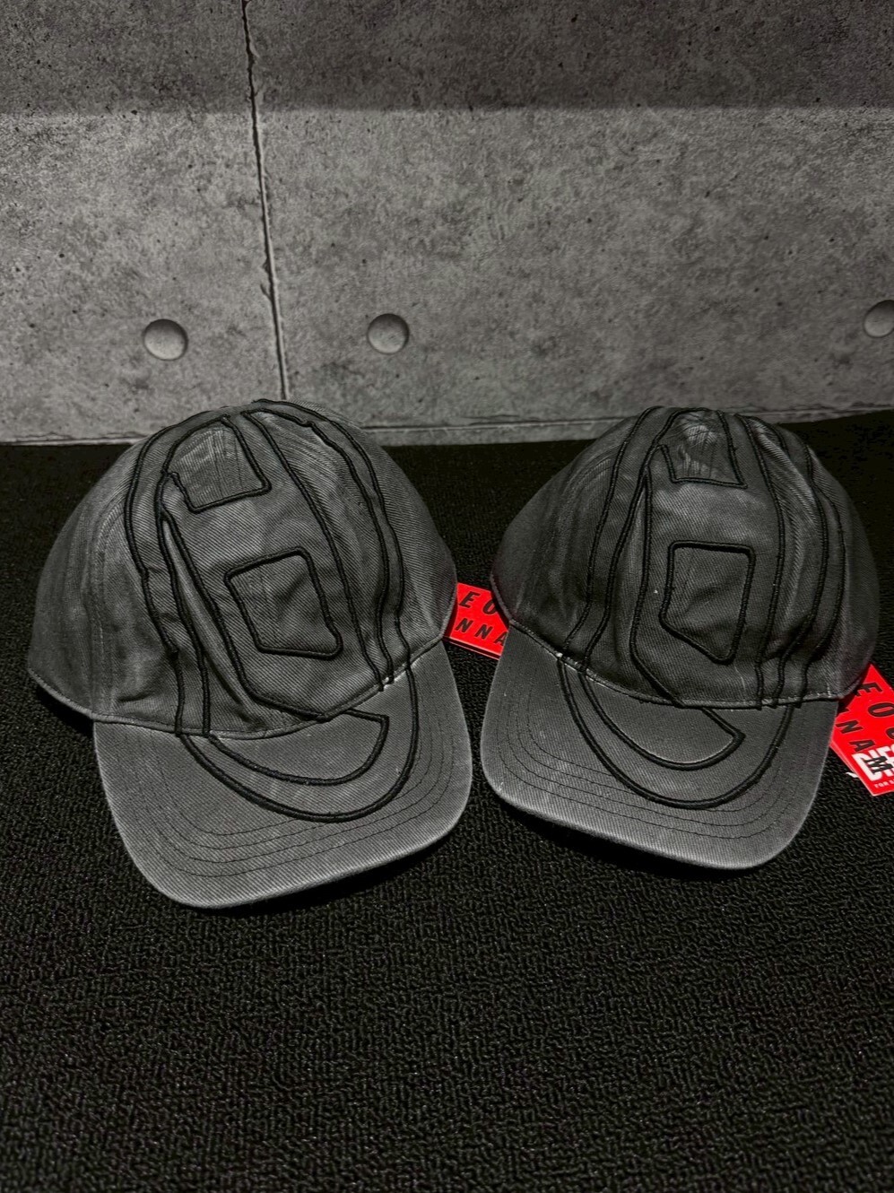 DIESEL 首爾限定 立體刺繡D Logo帽 水洗黑灰