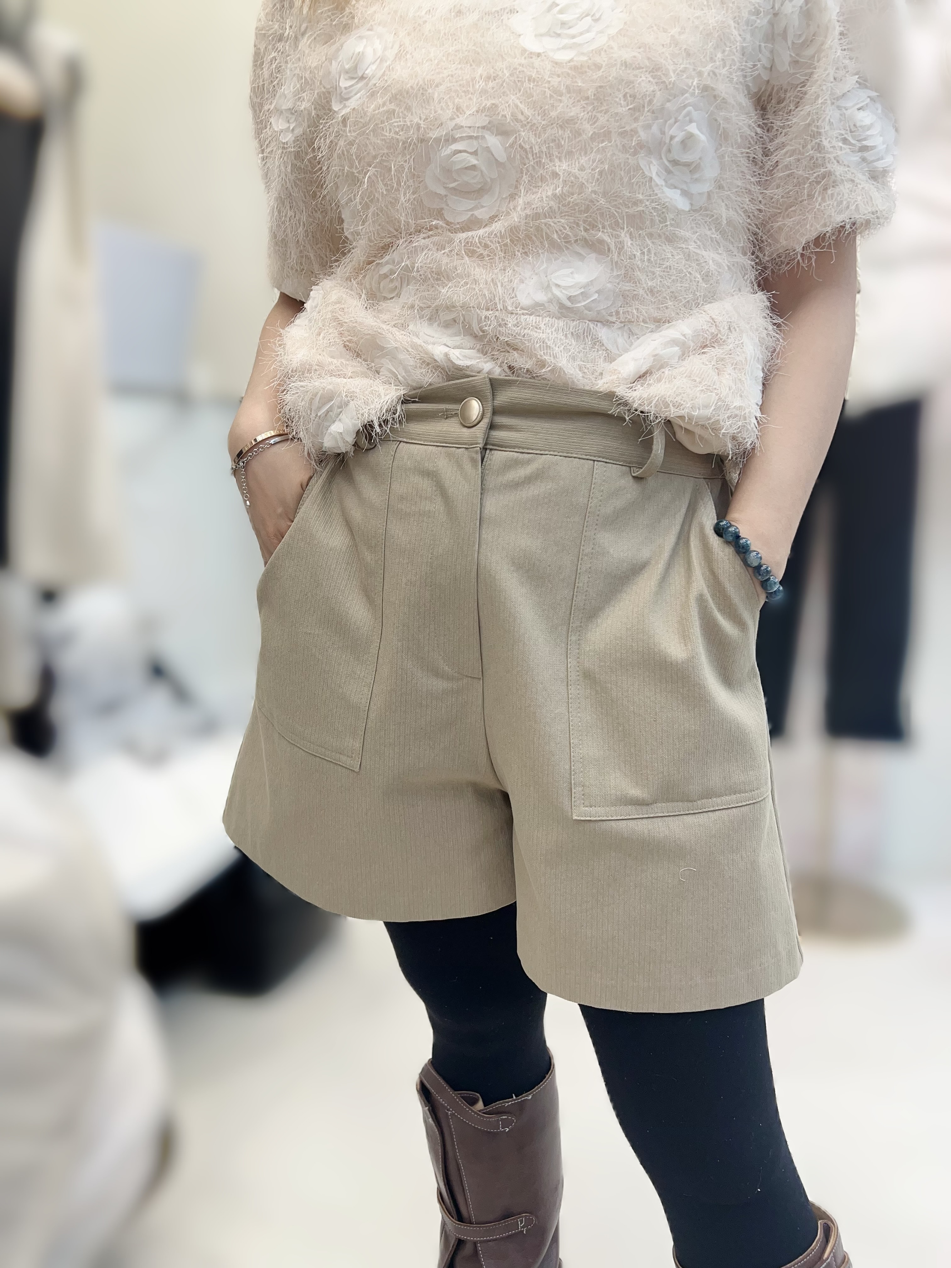 SY13   暗條橡根短褲  25-32 hip 41  長 $15.5 399 [一口價]