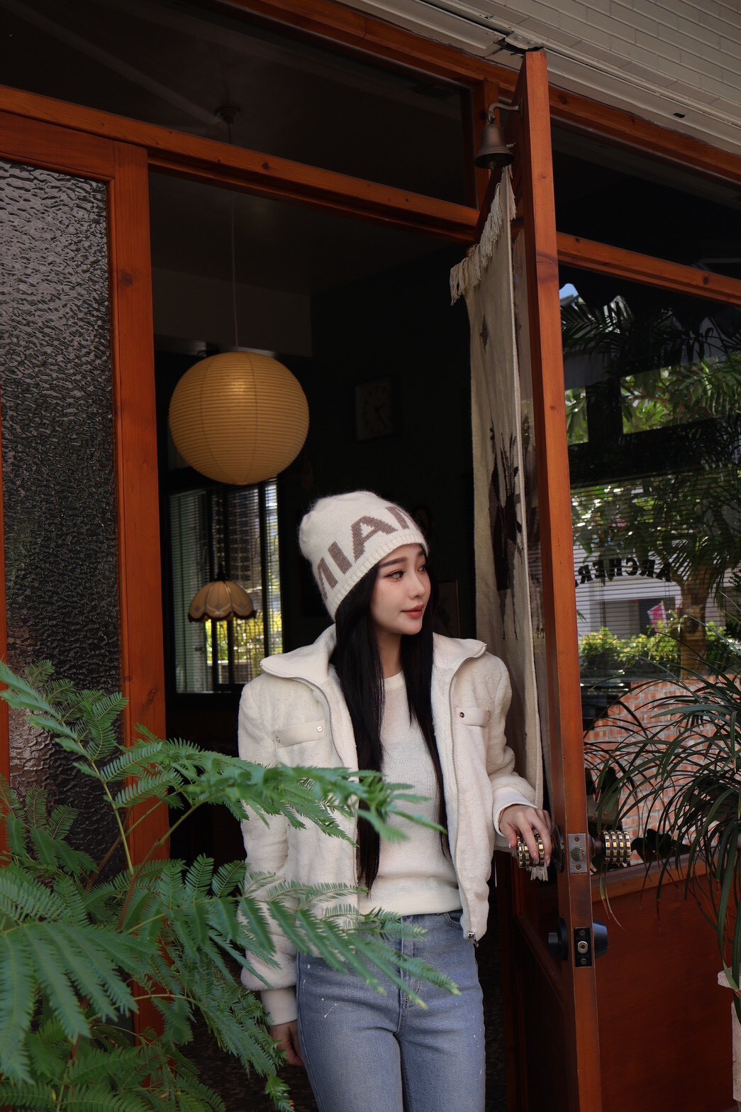 F215奶油柔絨立領外套