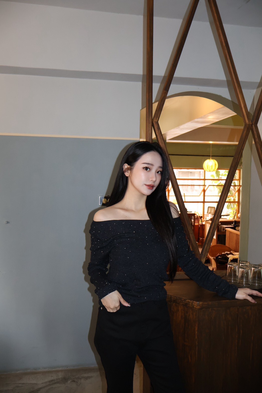 F211氣質款鑽式上衣