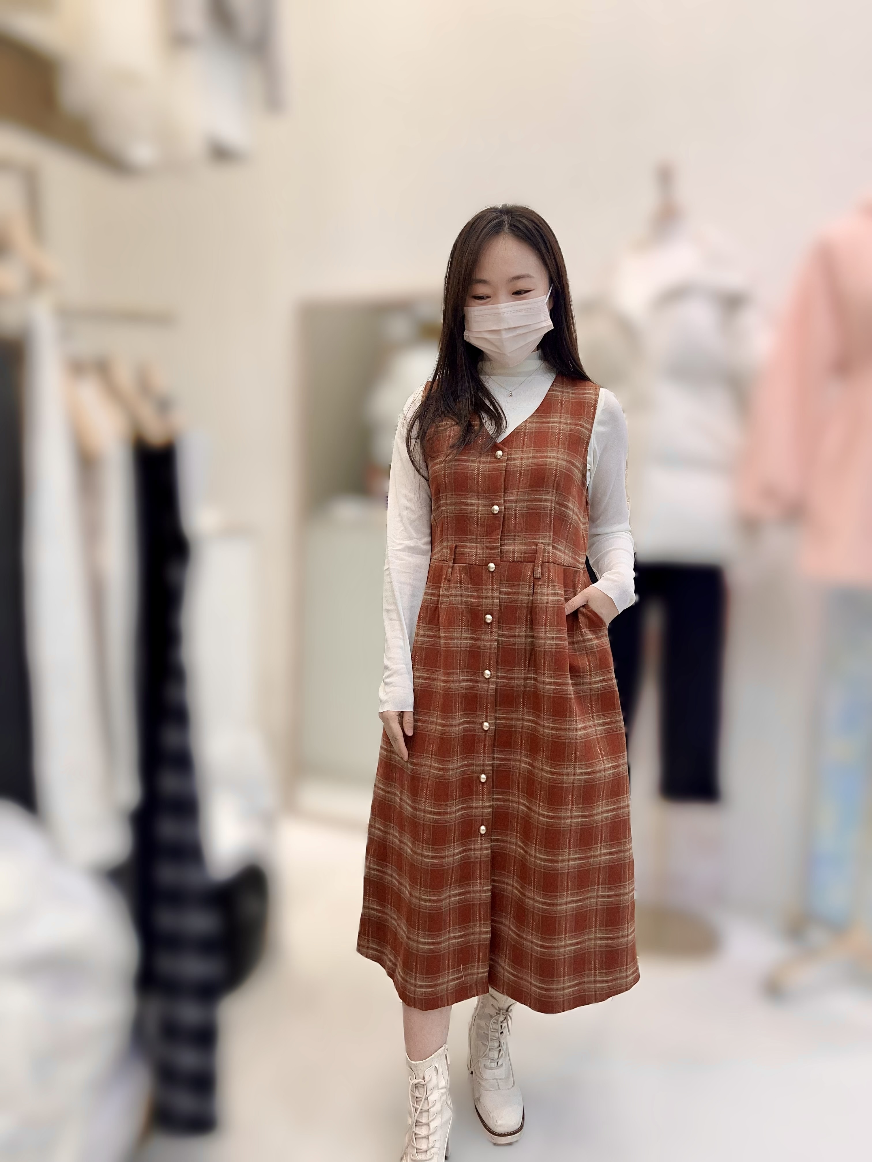 SY37  英倫格背心連身裙   胸35長 43.5 腰，31 hip 44 $599 [一口價]