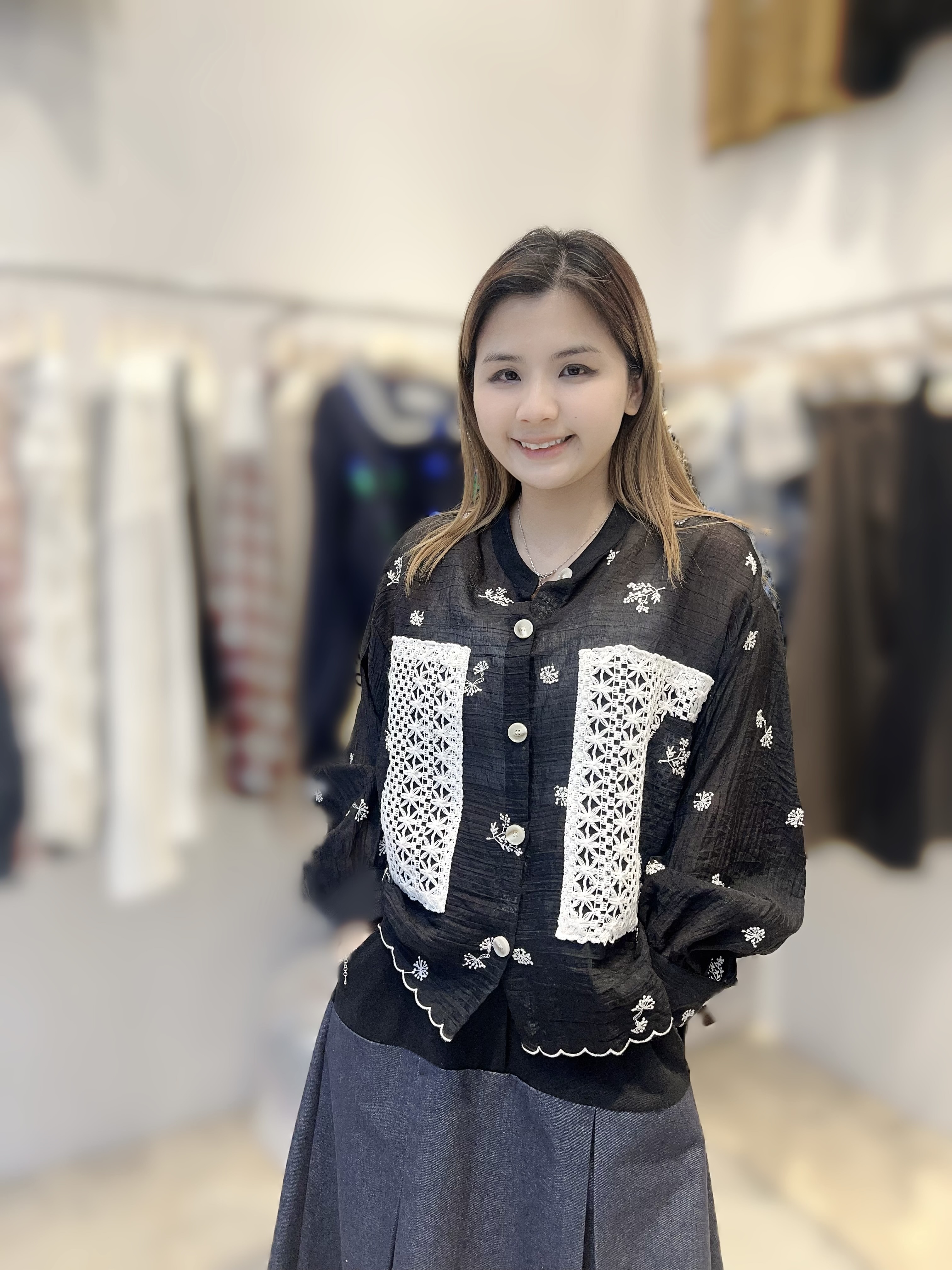 AE32 胸44 長22 $429 (一口價)