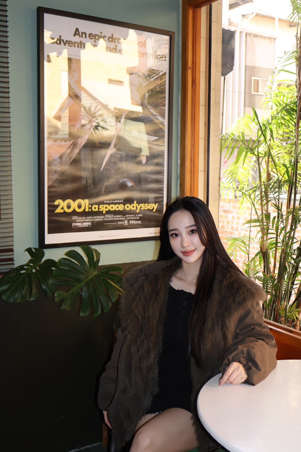 F221鴨絨真毛牛角