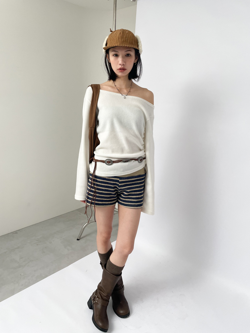side-drawstring brushed wide-neck top