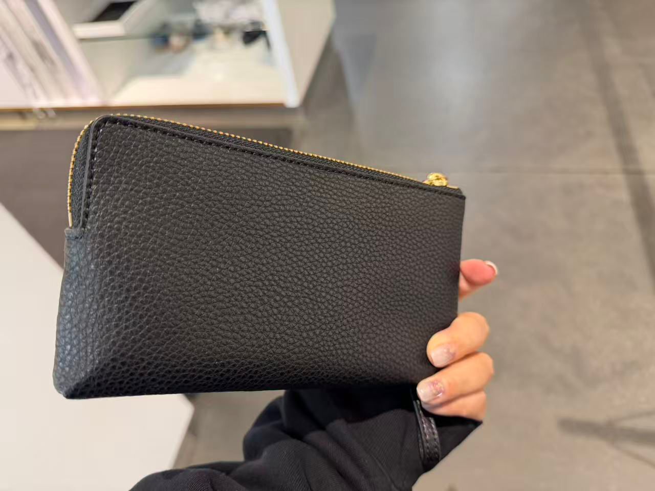 【預購】Marc Jacobs H012061 拉鍊手拿包