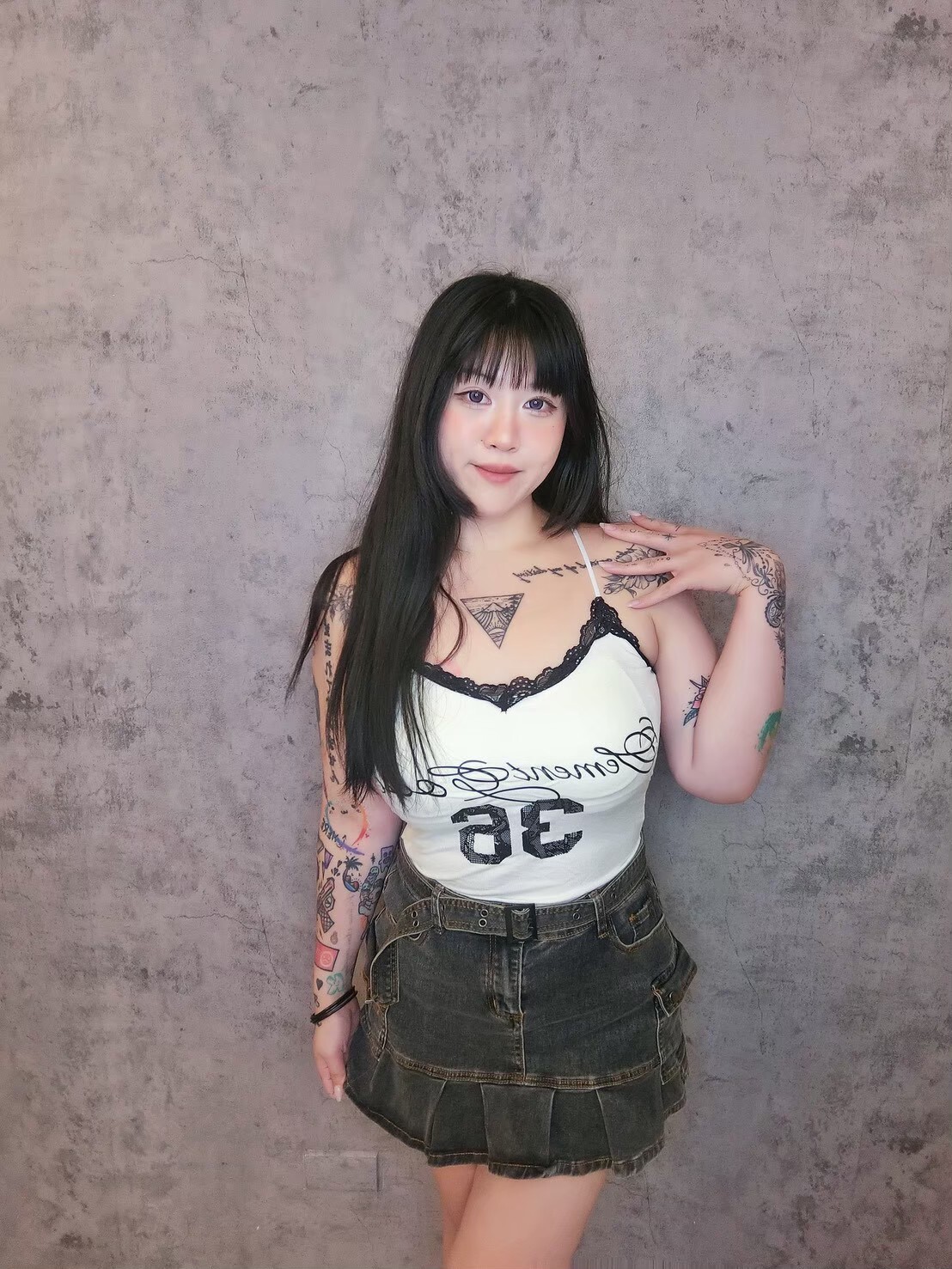 美式字母印花蕾絲拼接背心